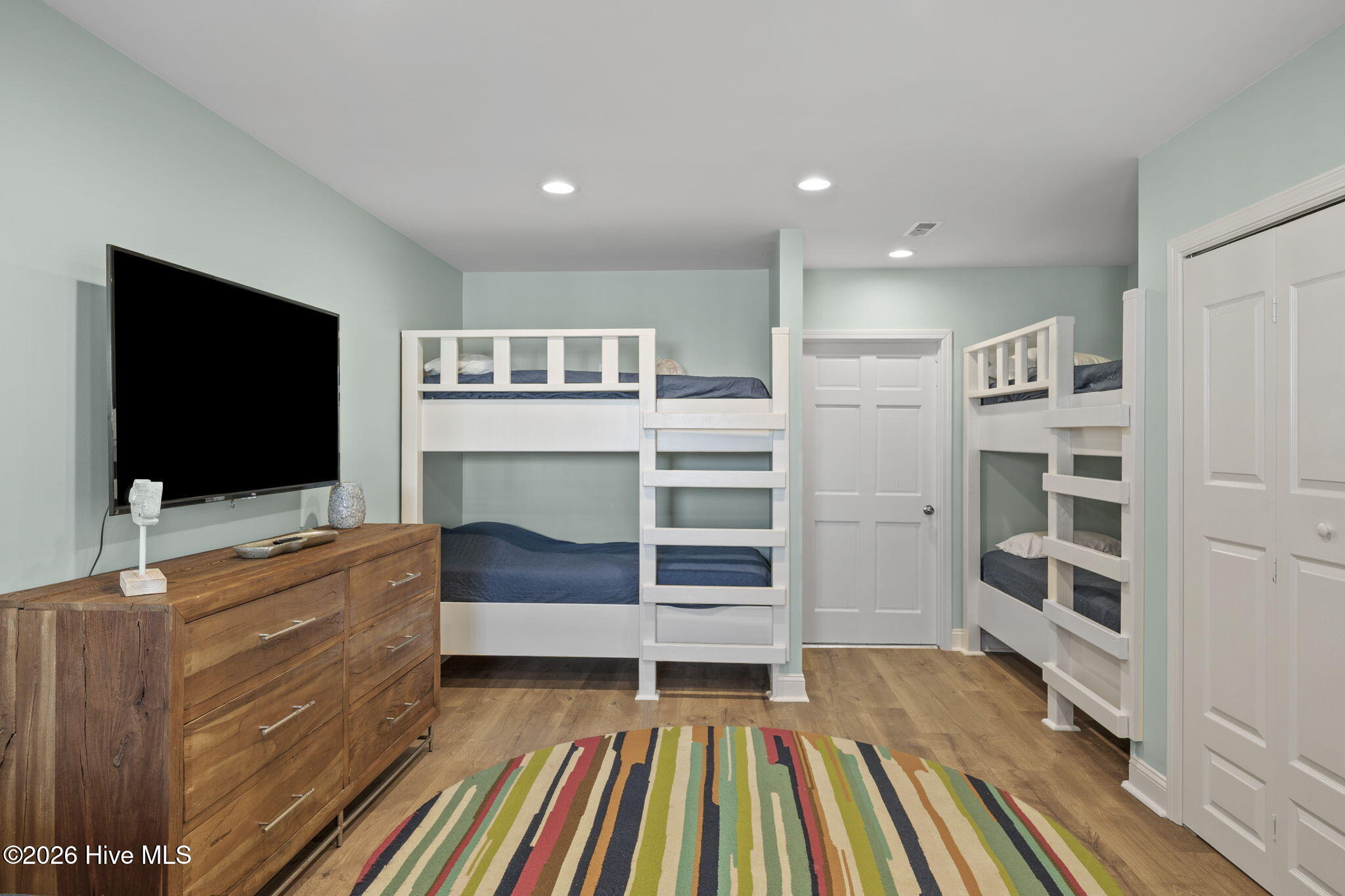 100552942 | Photo 48