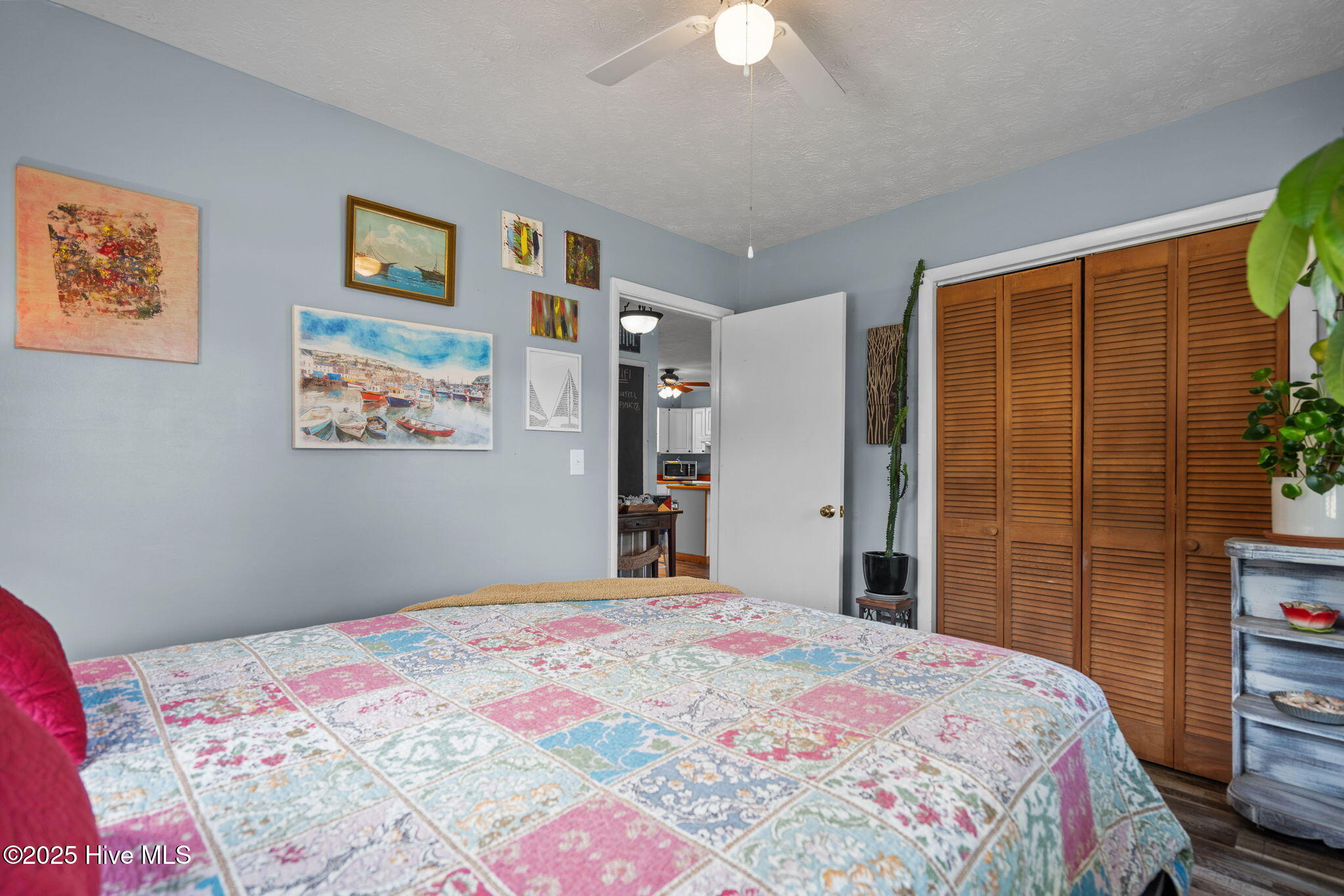 100522385 | Photo 21