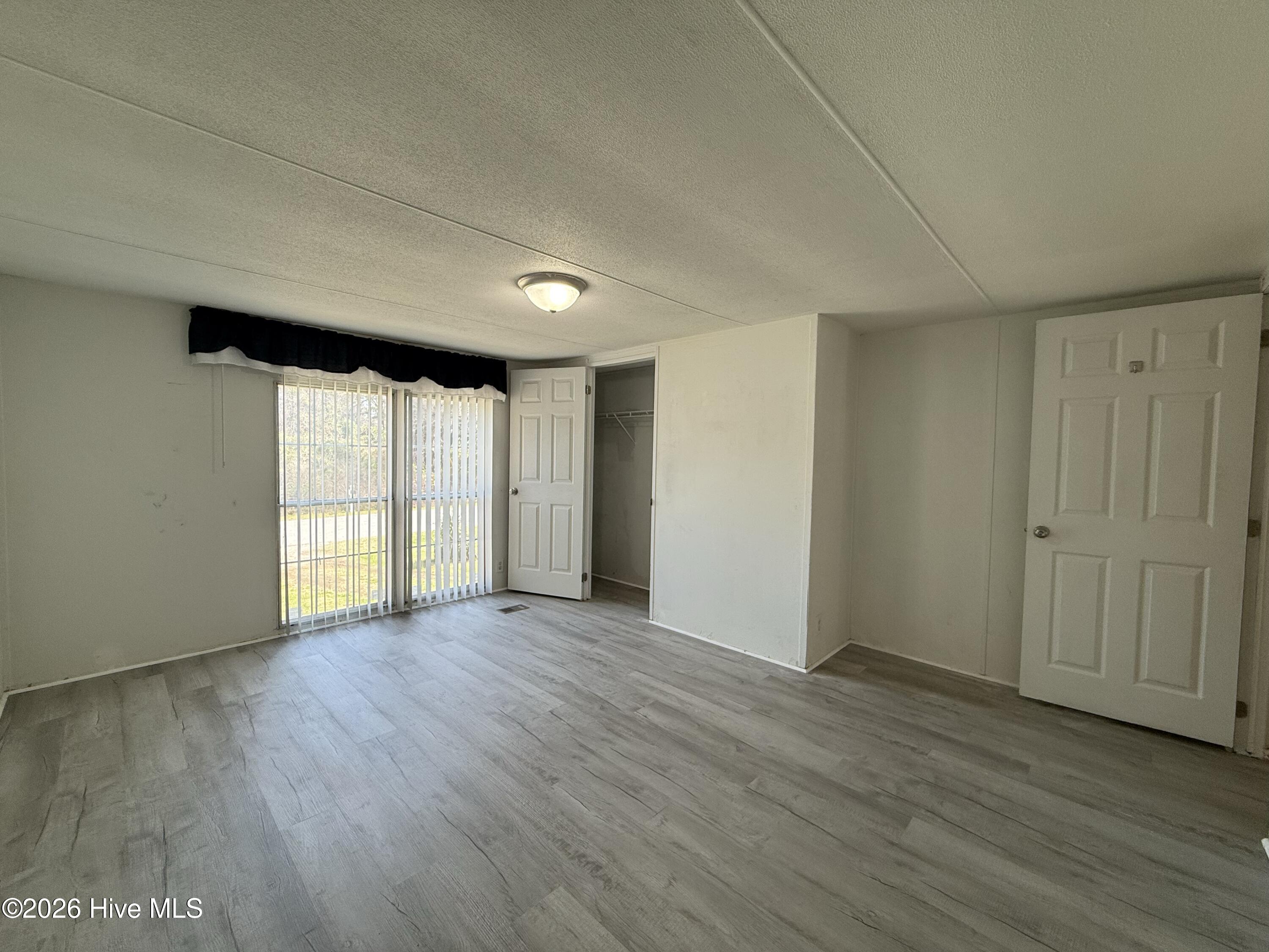 100459470 | Photo 65