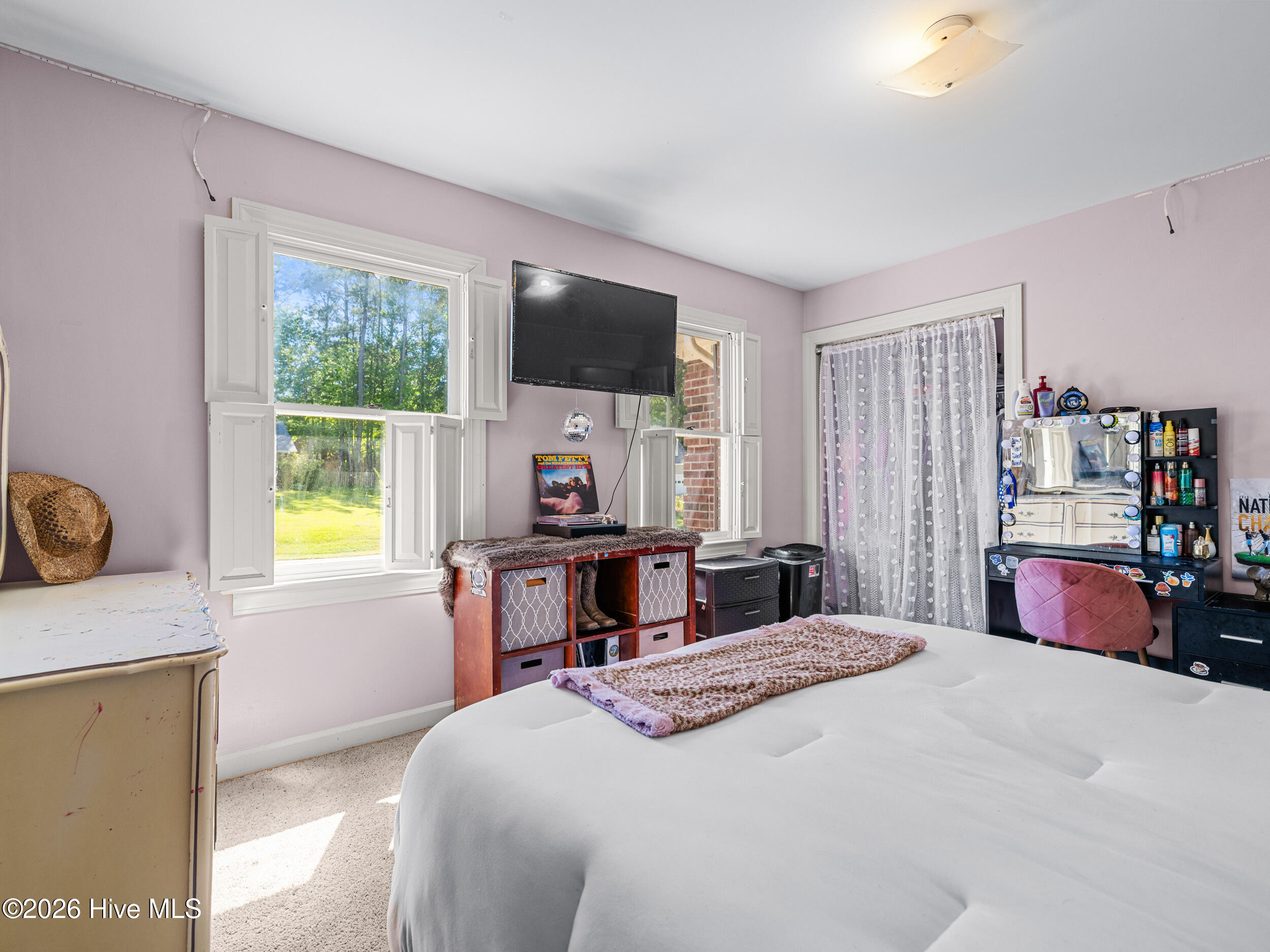 100570486 | Photo 52