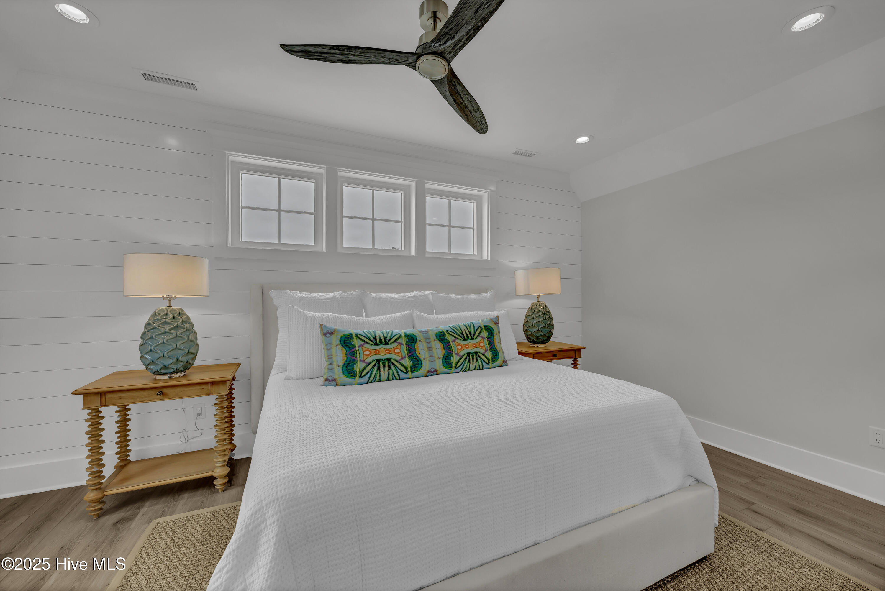 100507962 | Photo 30