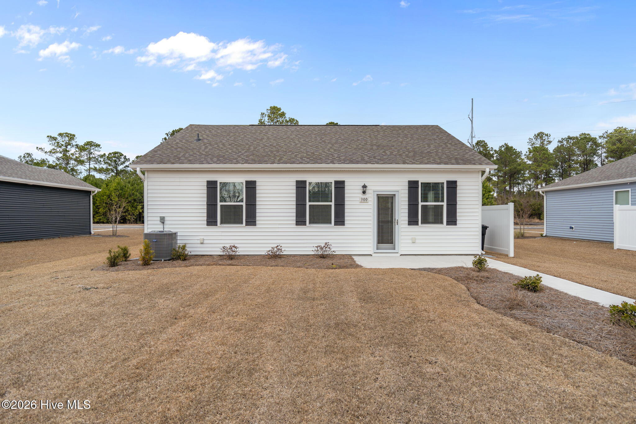 100548880 | Photo 37