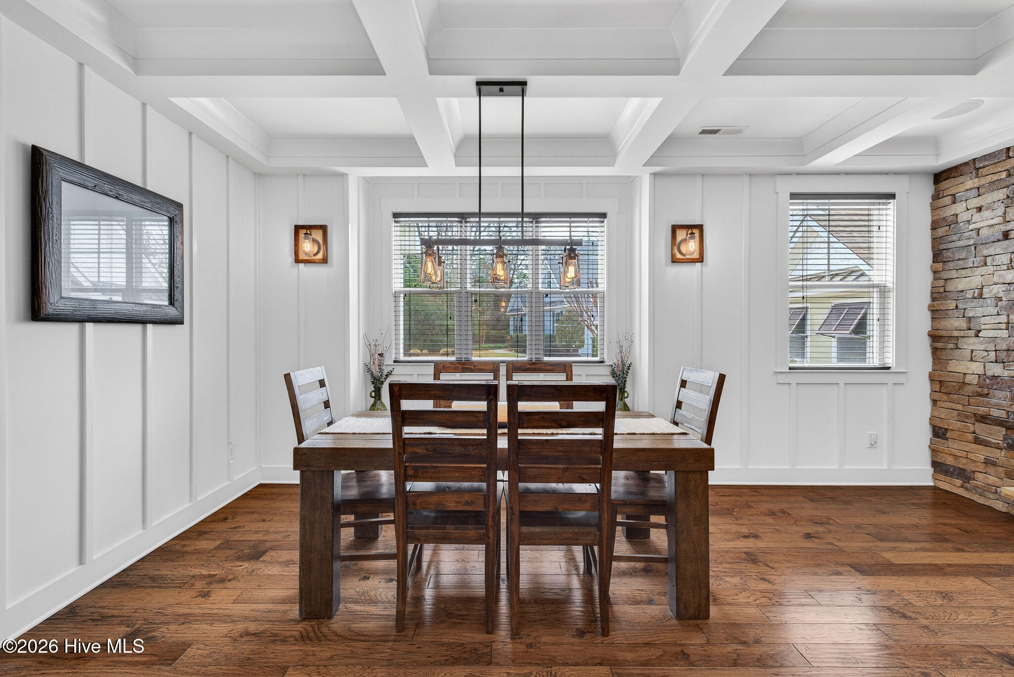 100561102 | Photo 13