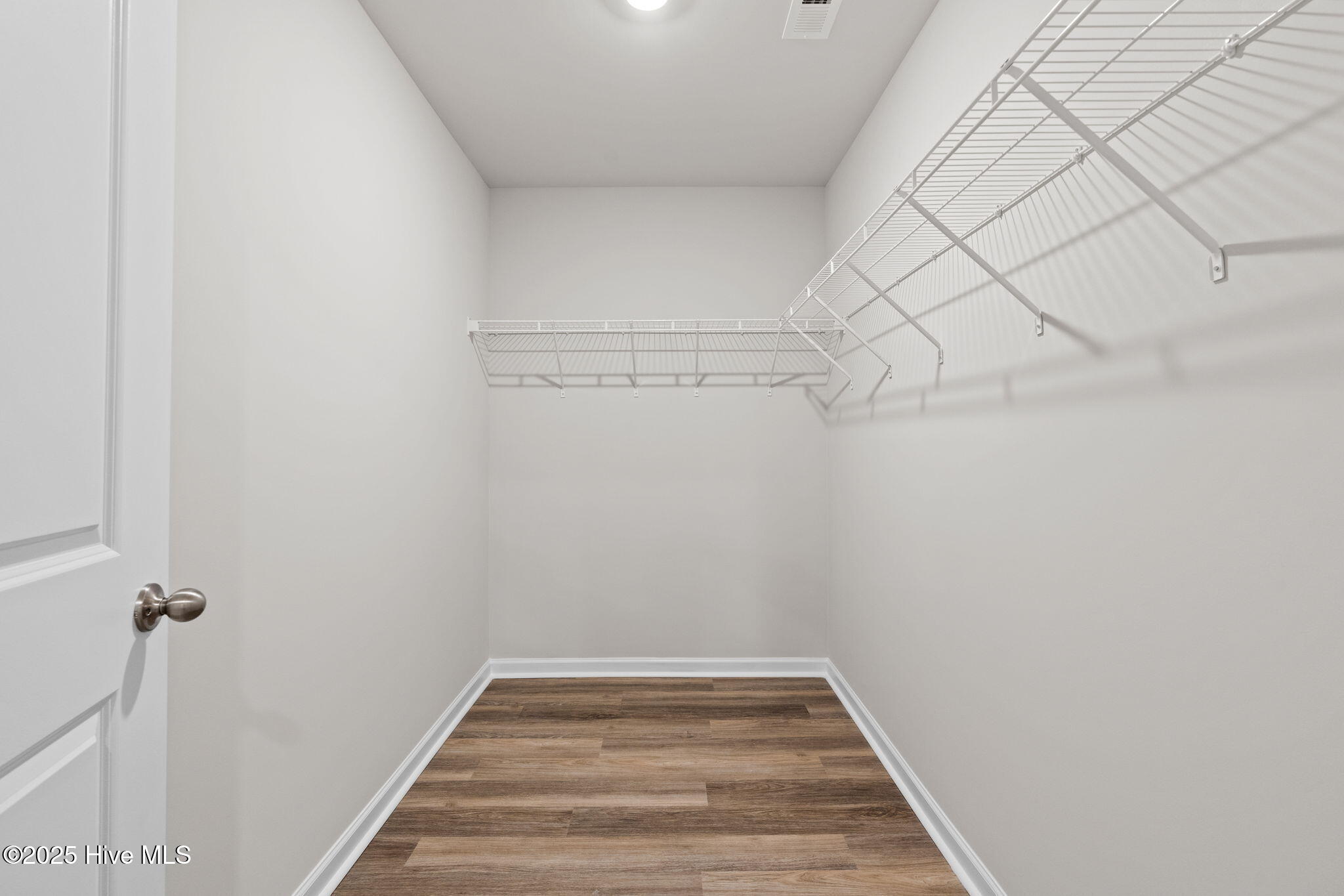 100506645 | Photo 26