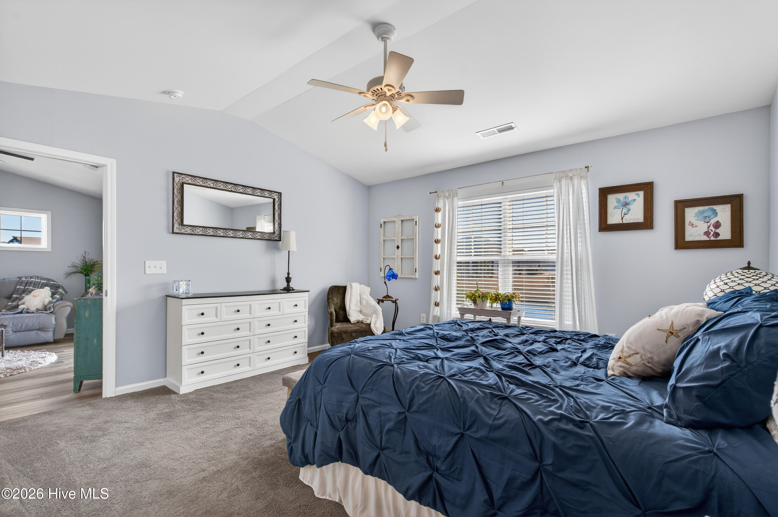 100557336 | Photo 36