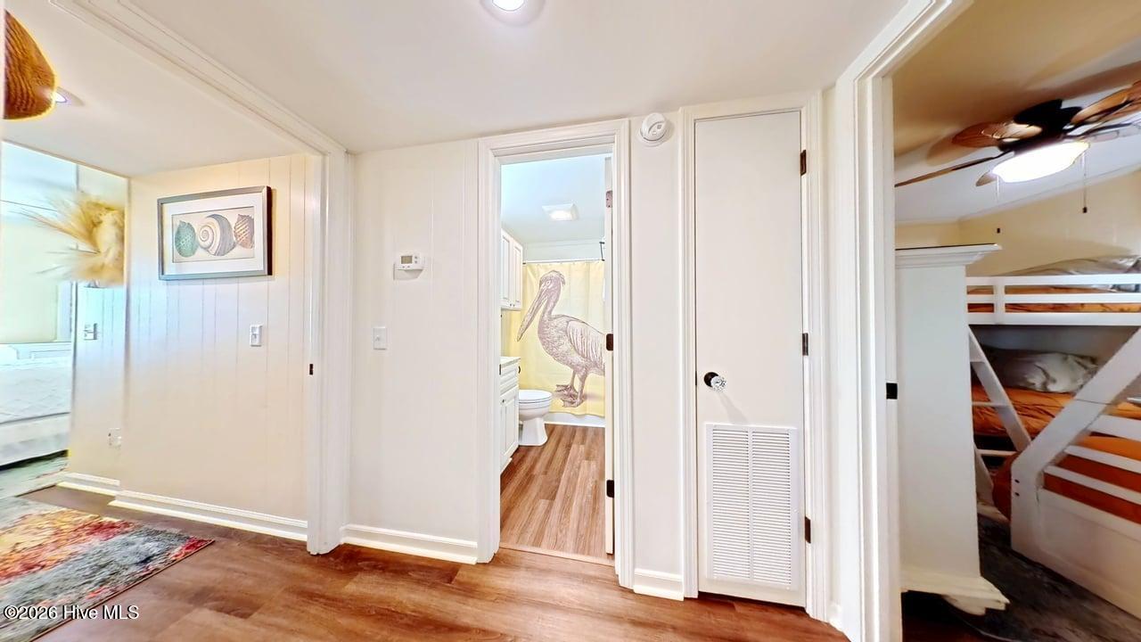 100570036 | Photo 15