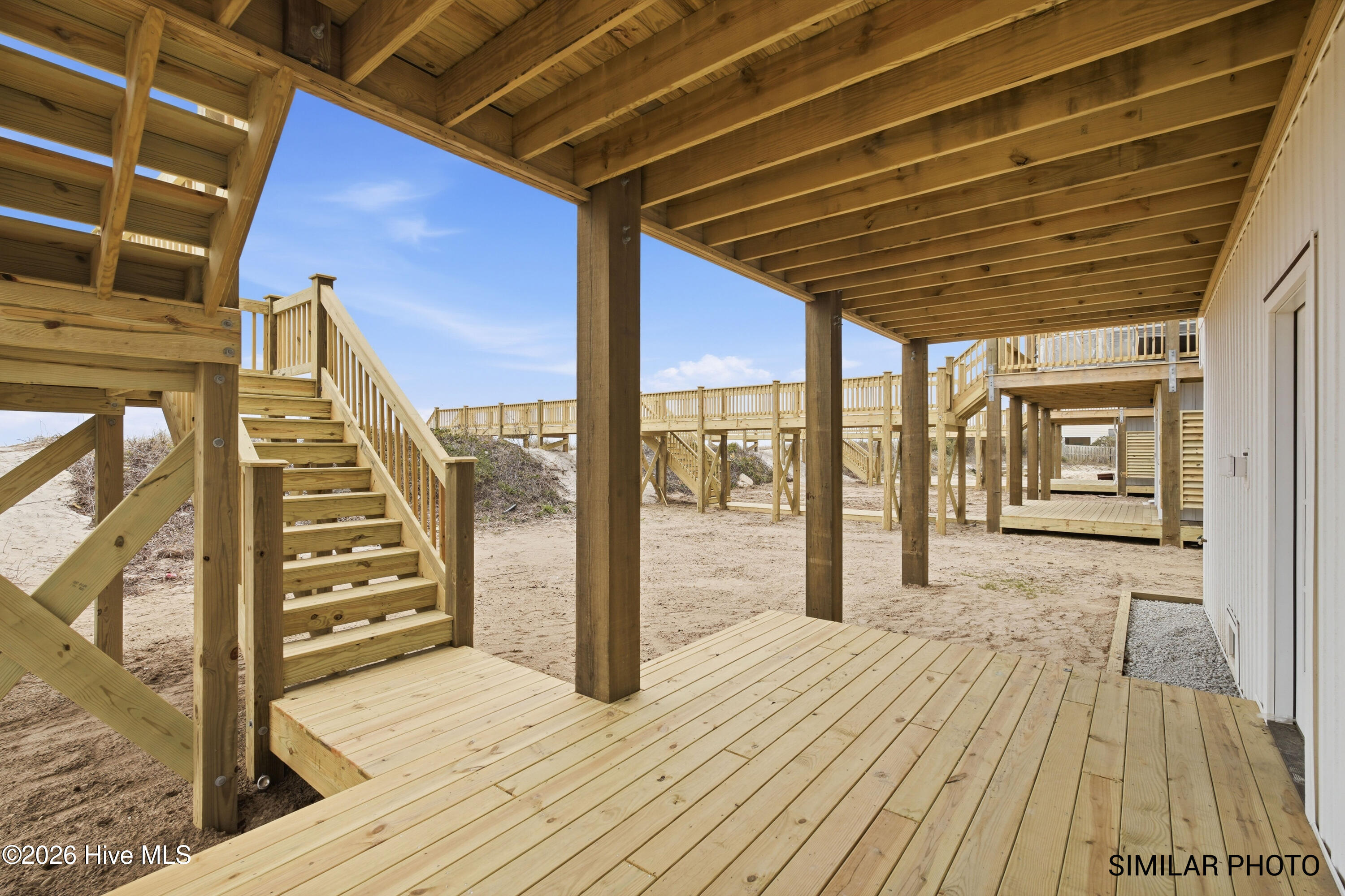 100508020 | Photo 42