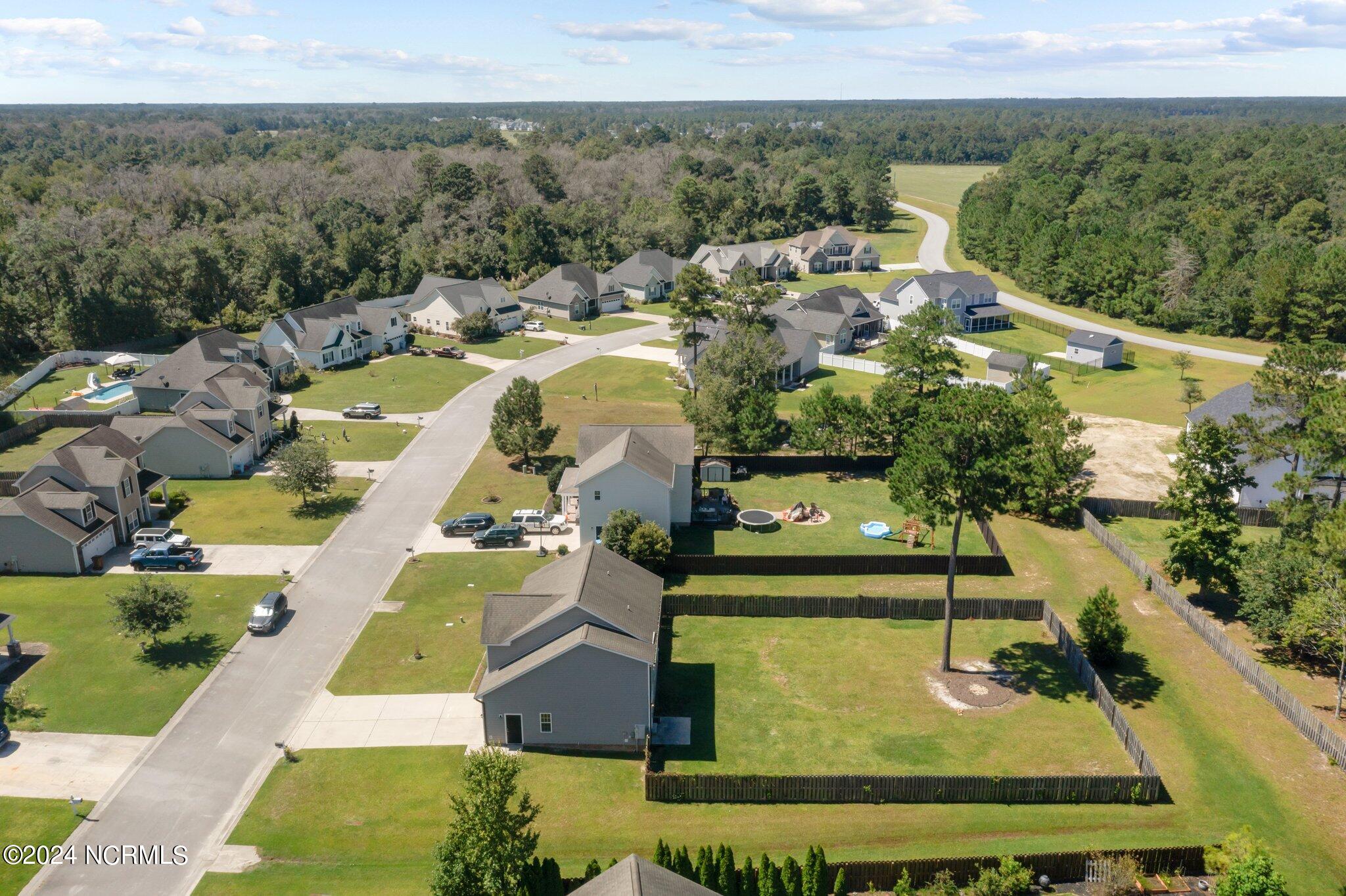 210 Wedgefield Circle,Maple Hill