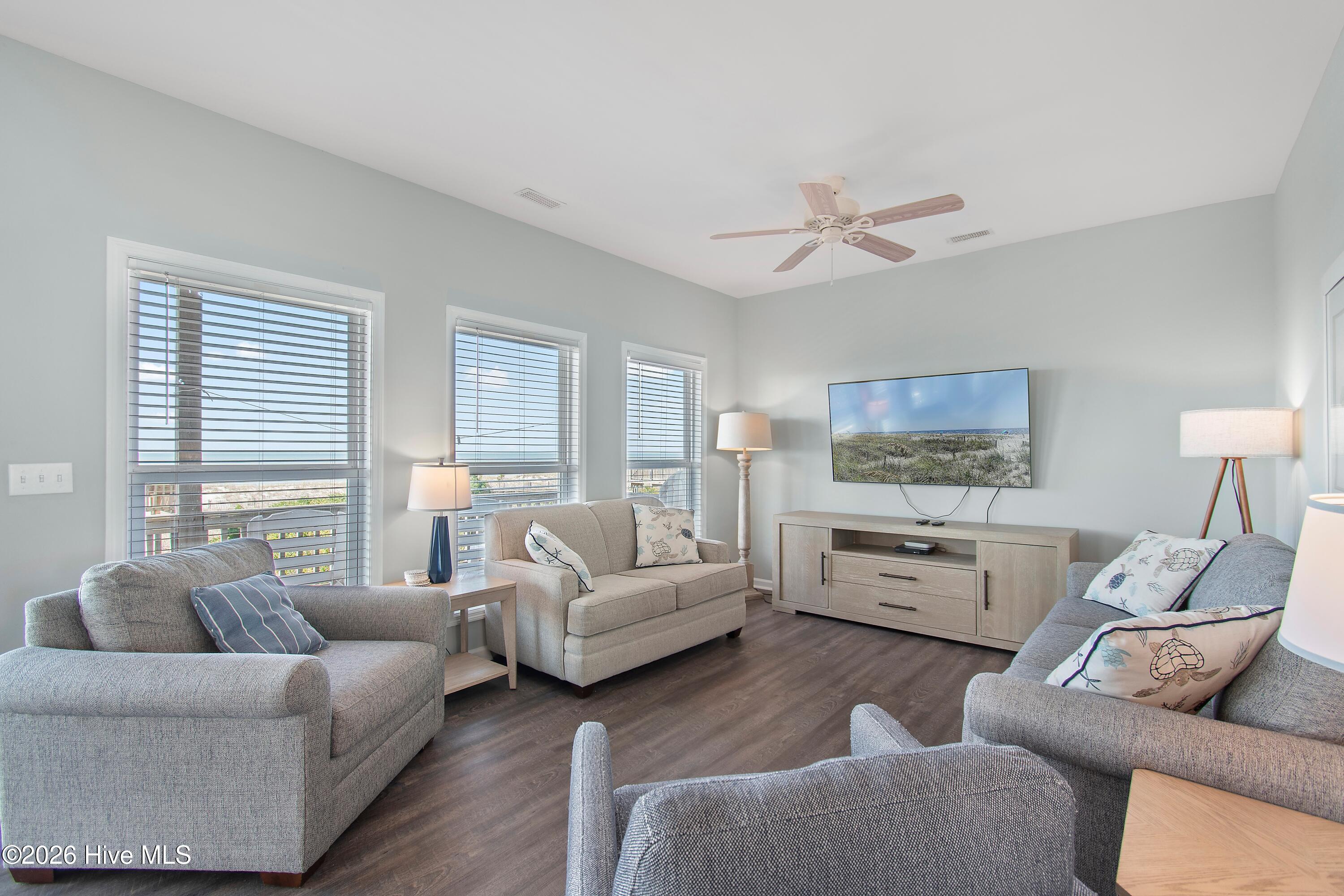 100566525 | Photo 13