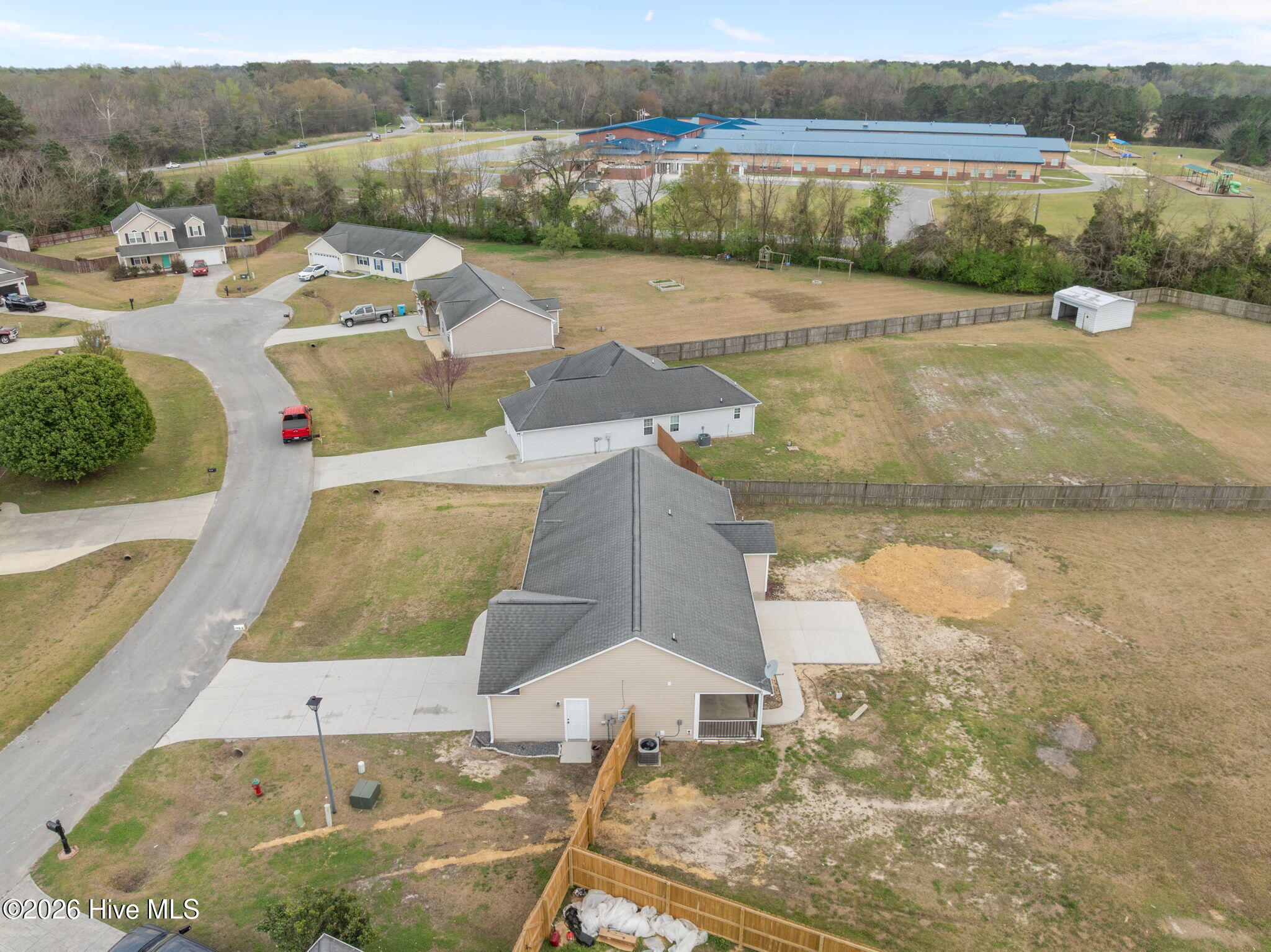 100562235 | Photo 53