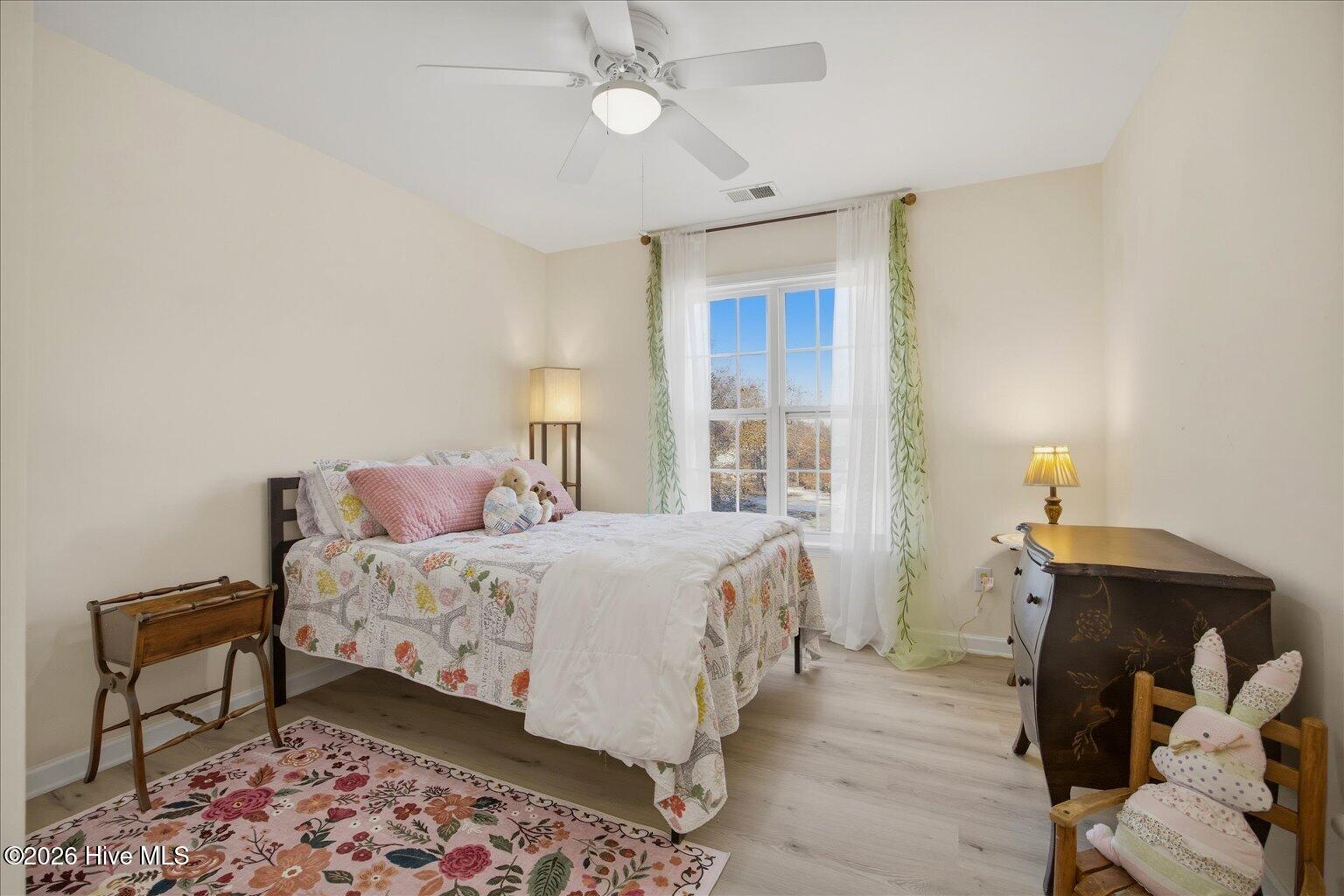 100558817 | Photo 31