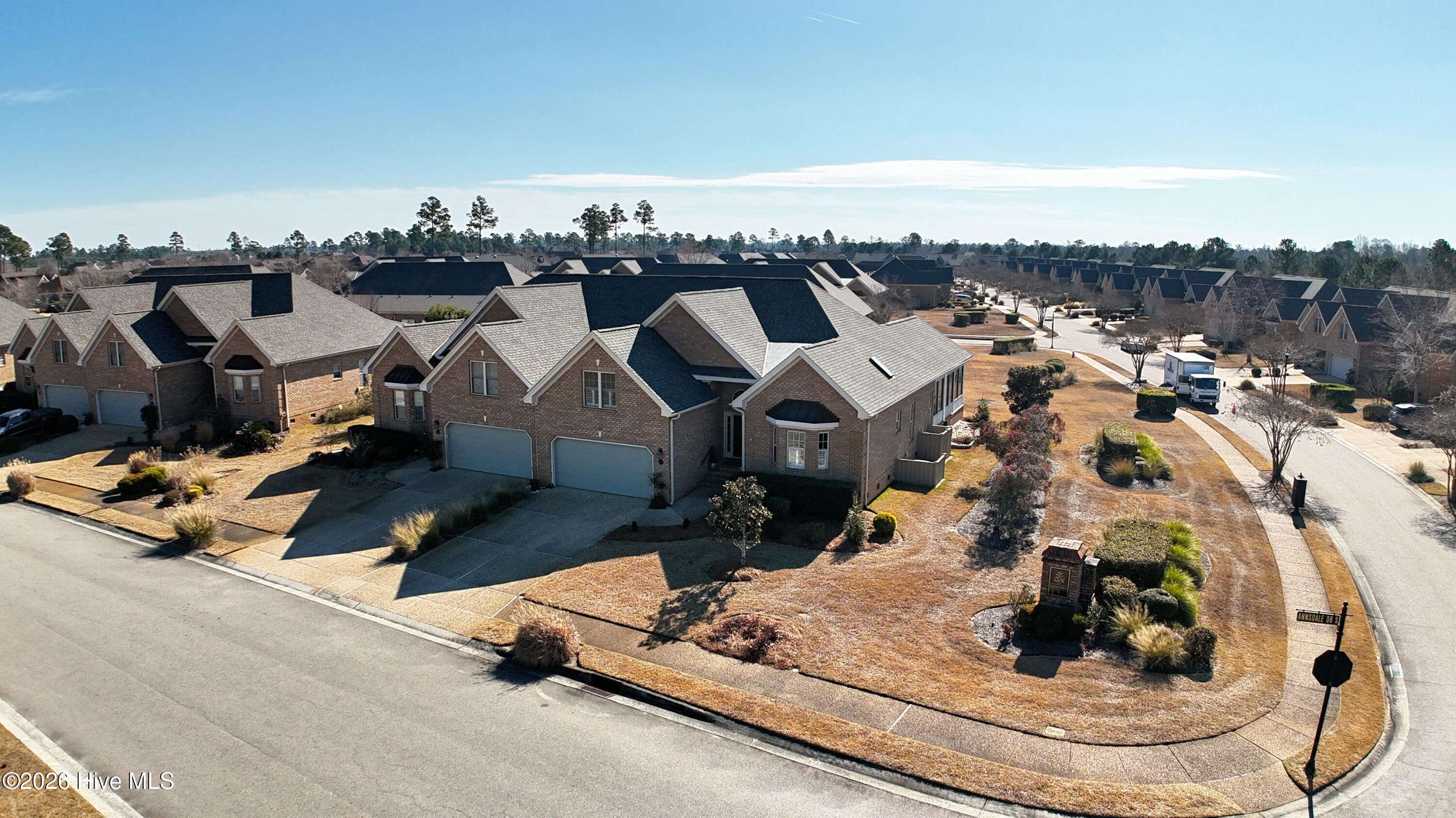 100550306 | Photo 30