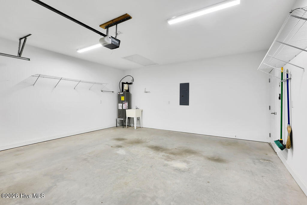 100548376 | Photo 37