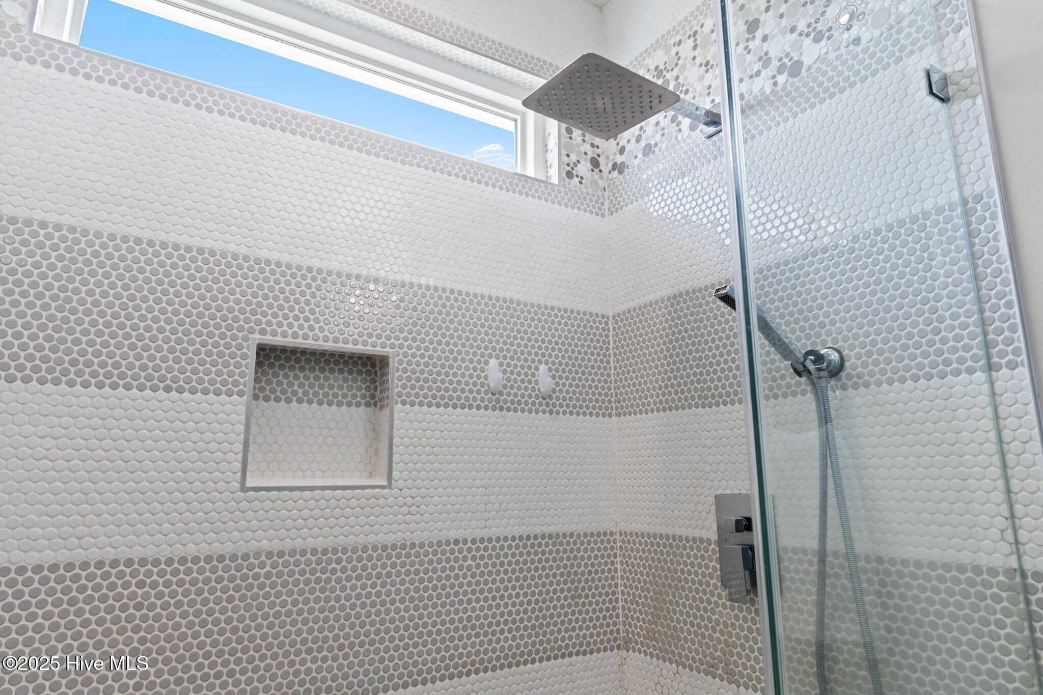 100528214 | Photo 41