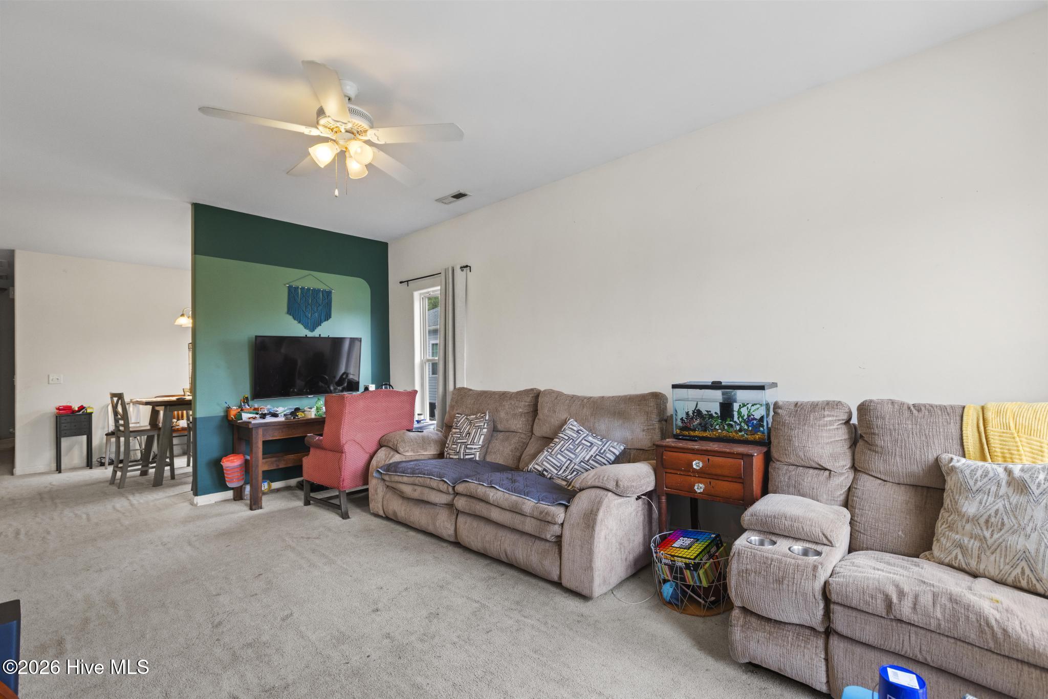 100556084 | Photo 26