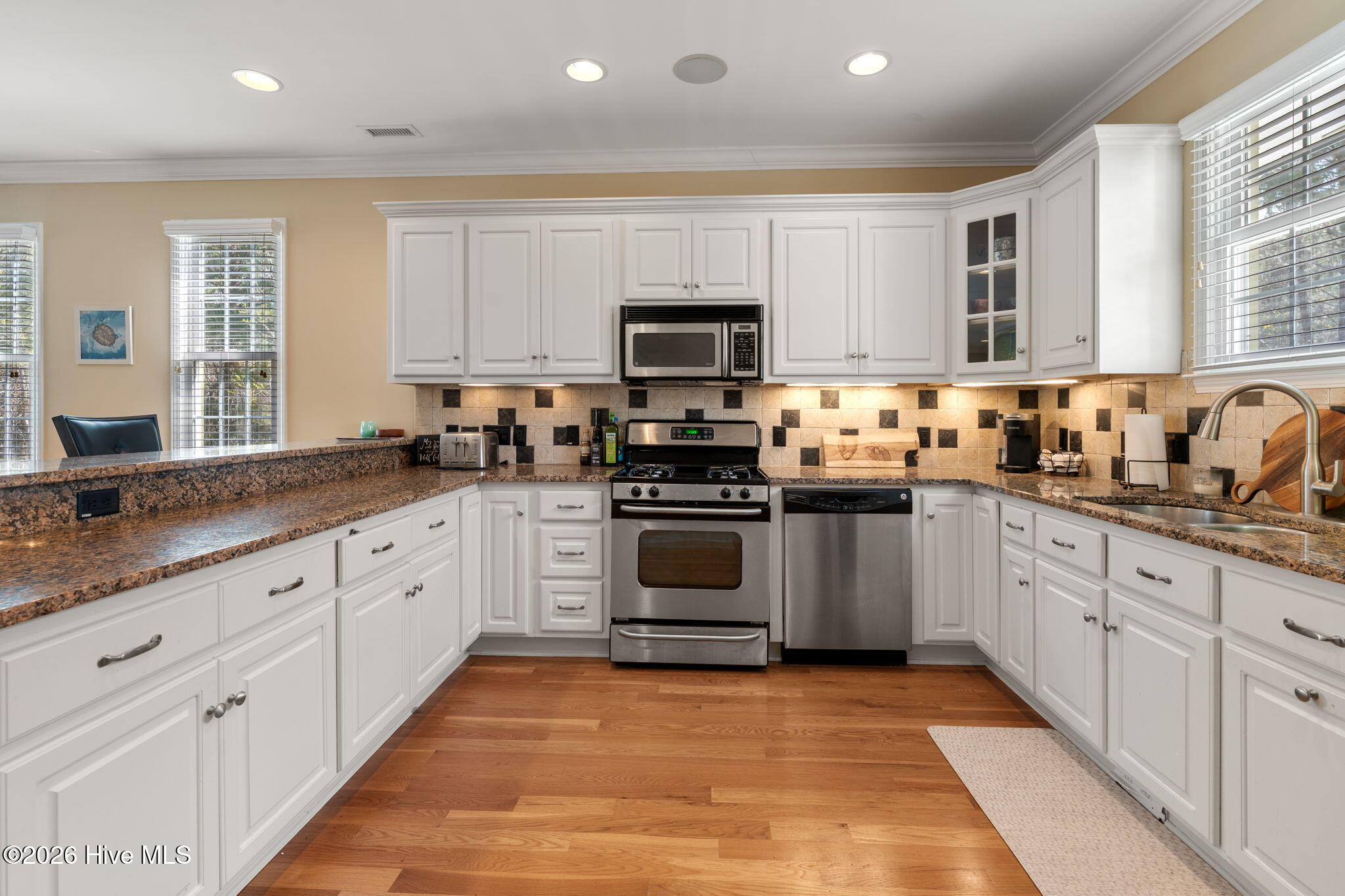 100564411 | Photo 11