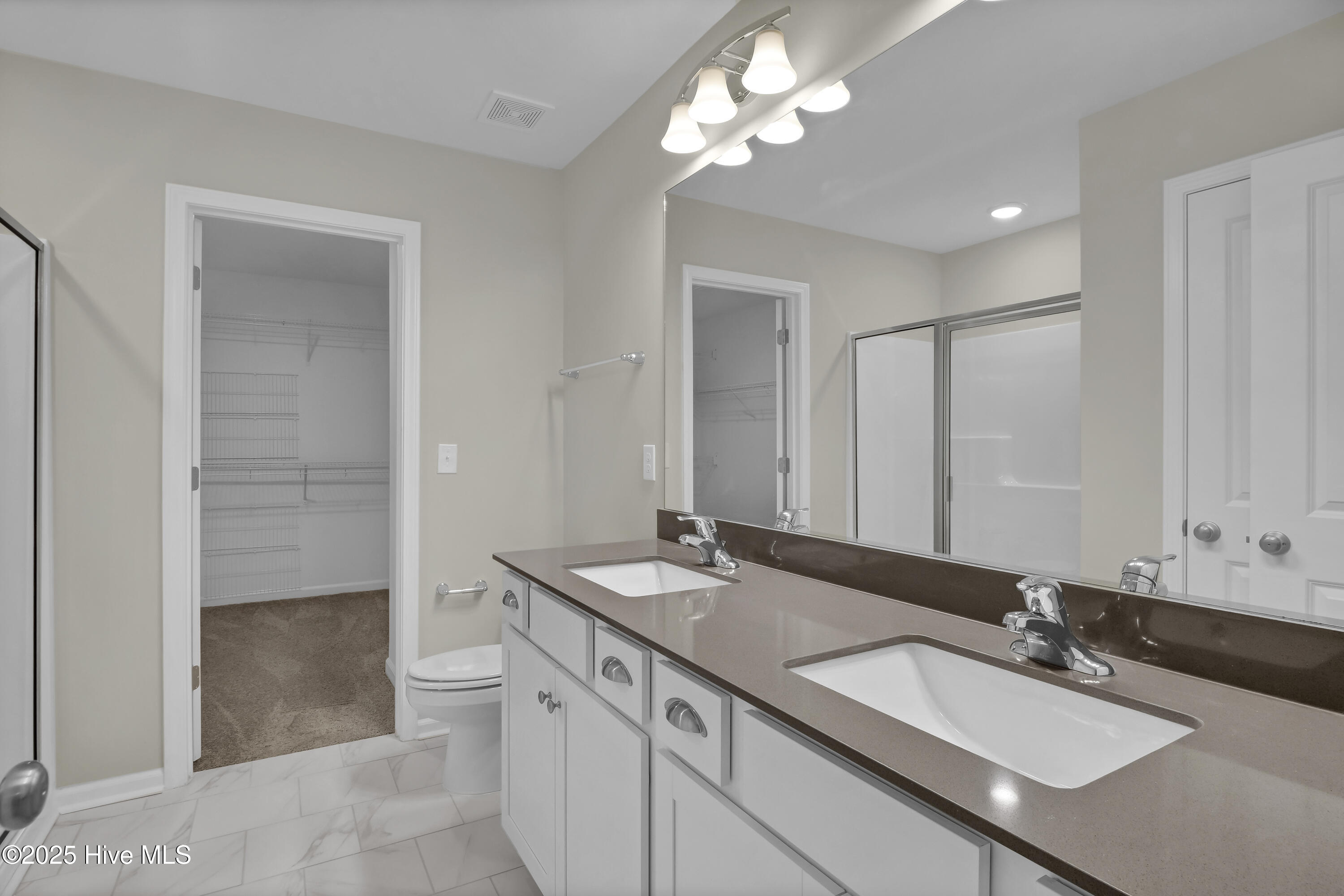 100543340 | Photo 33