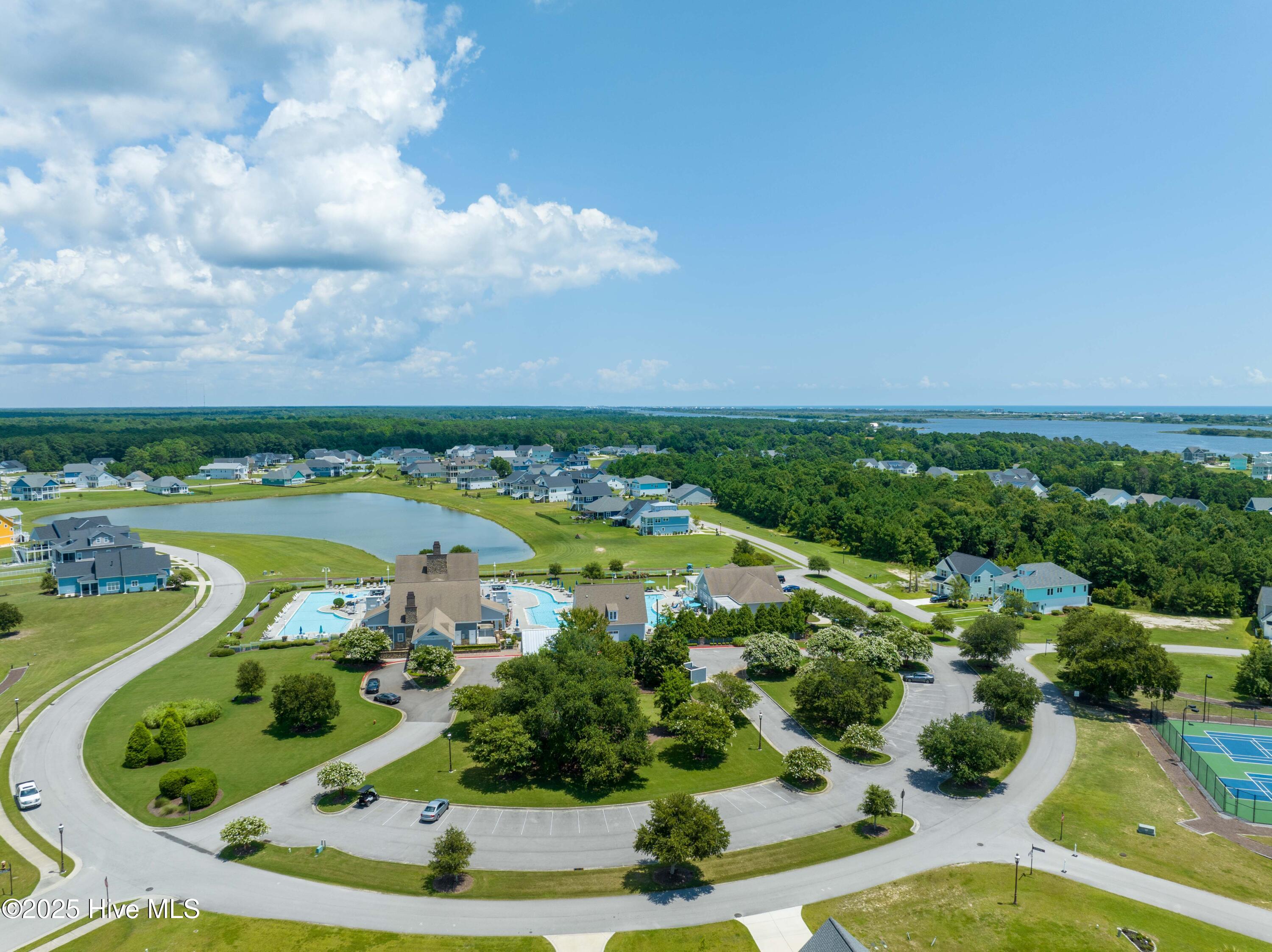 100543712 | Photo 40