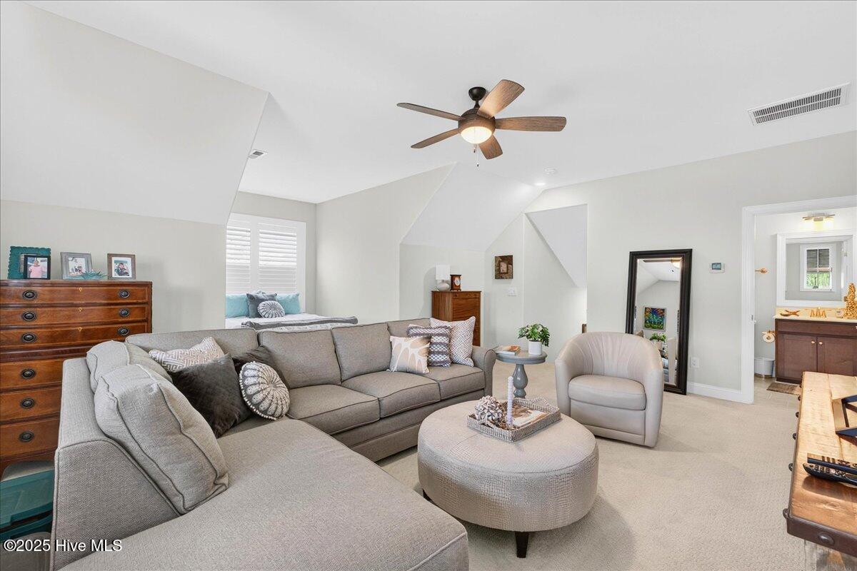 100537556 | Photo 36