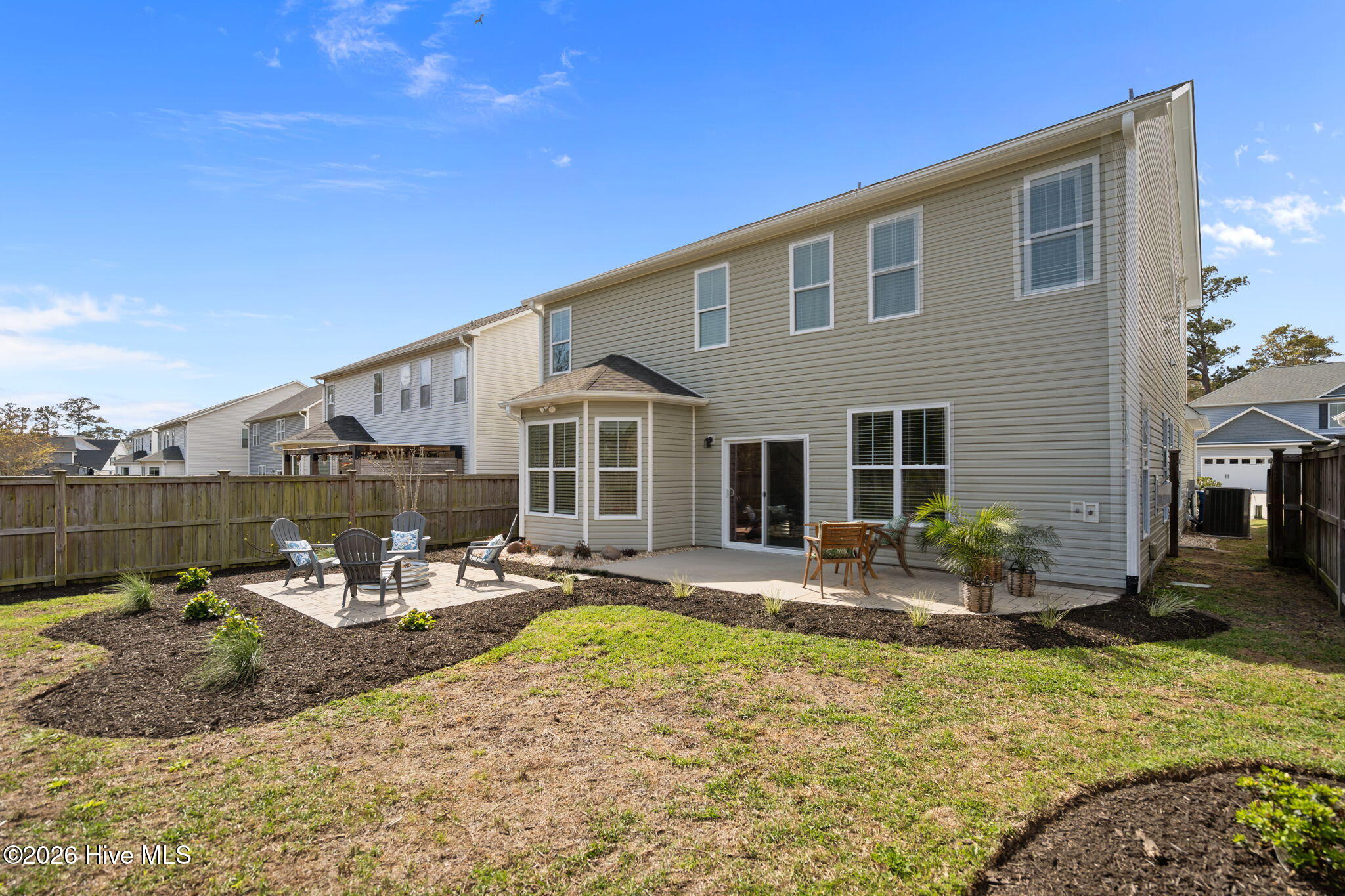 100562615 | Photo 45