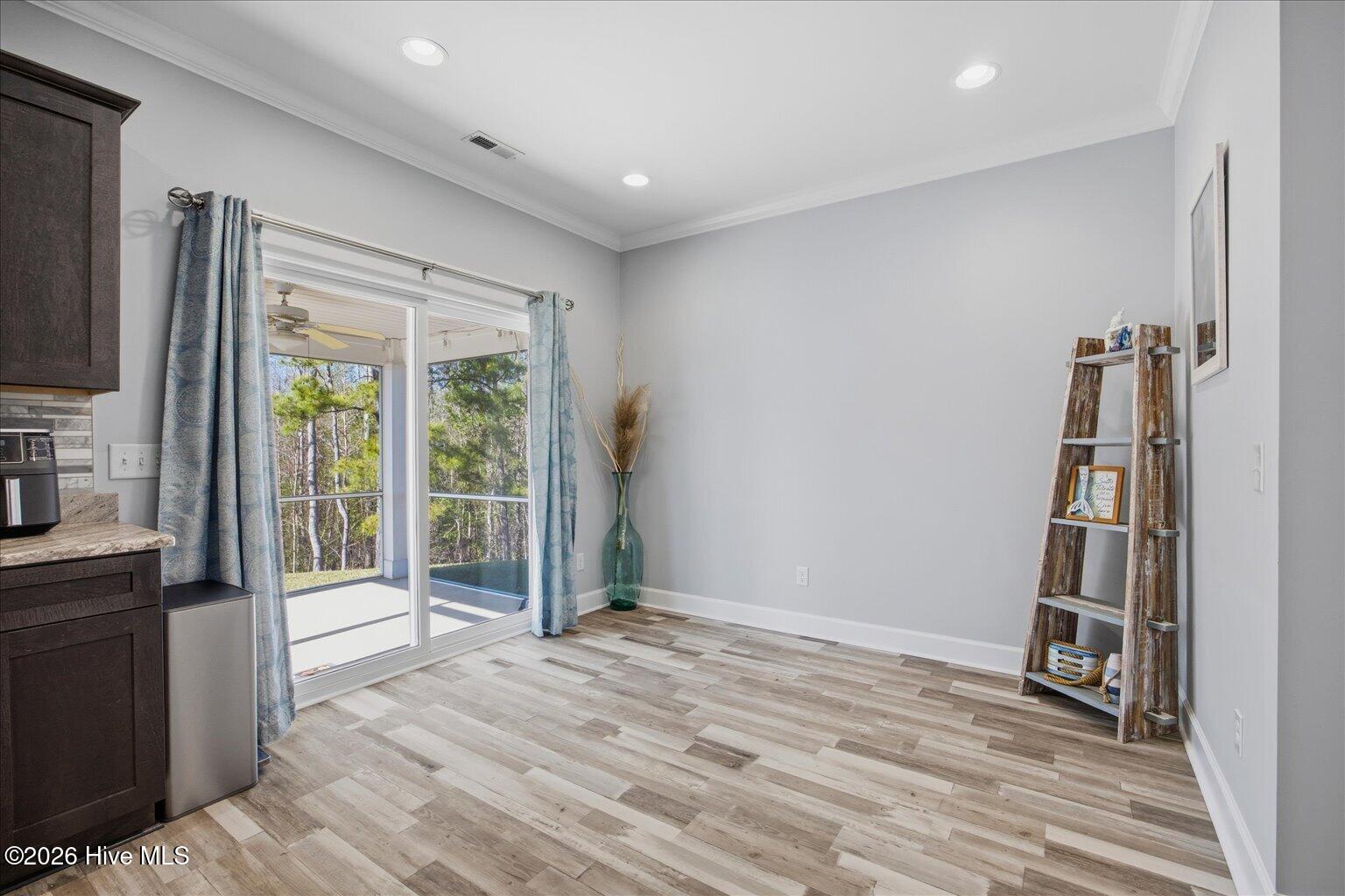 100563352 | Photo 18