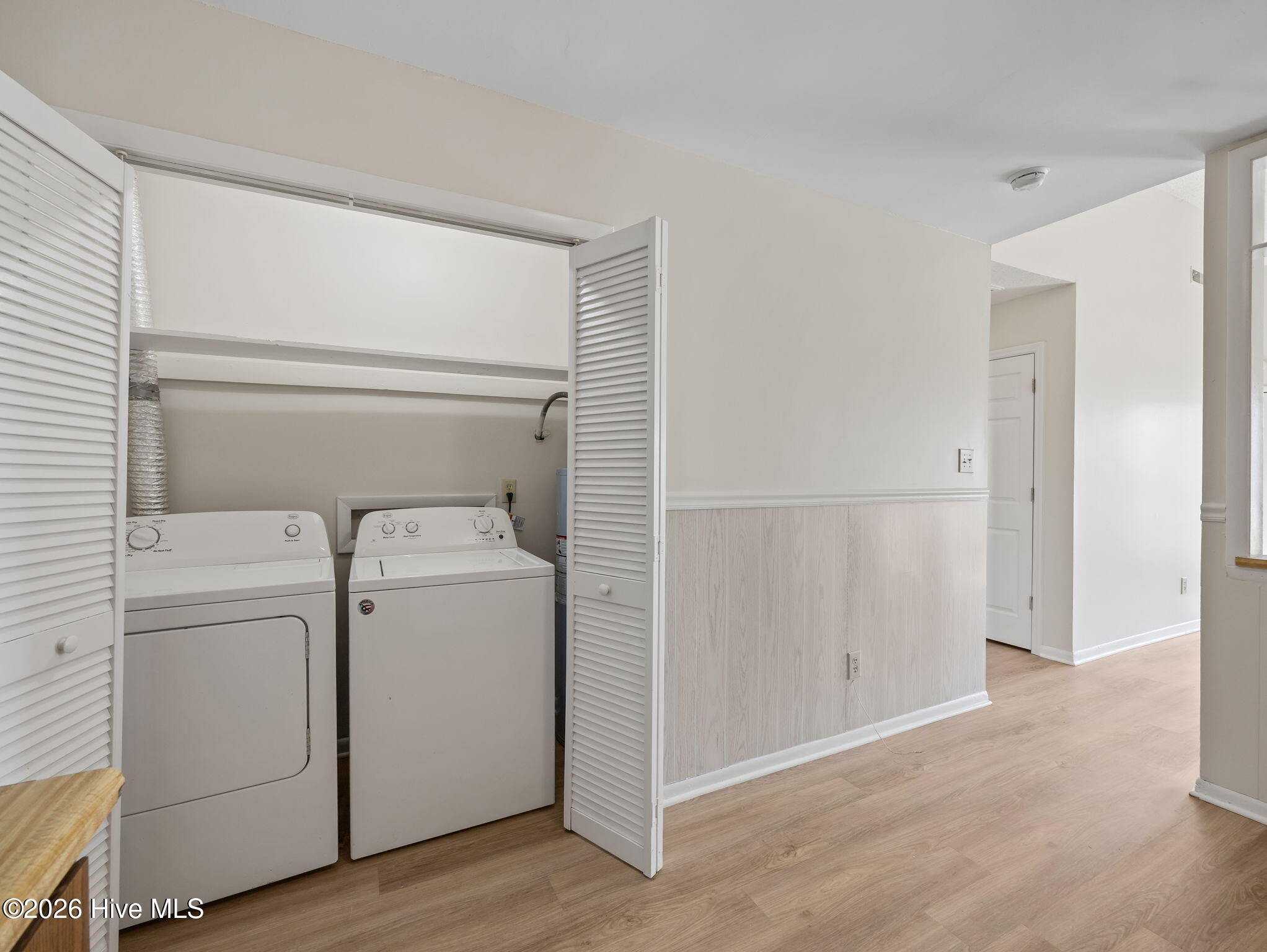 100565385 | Photo 16