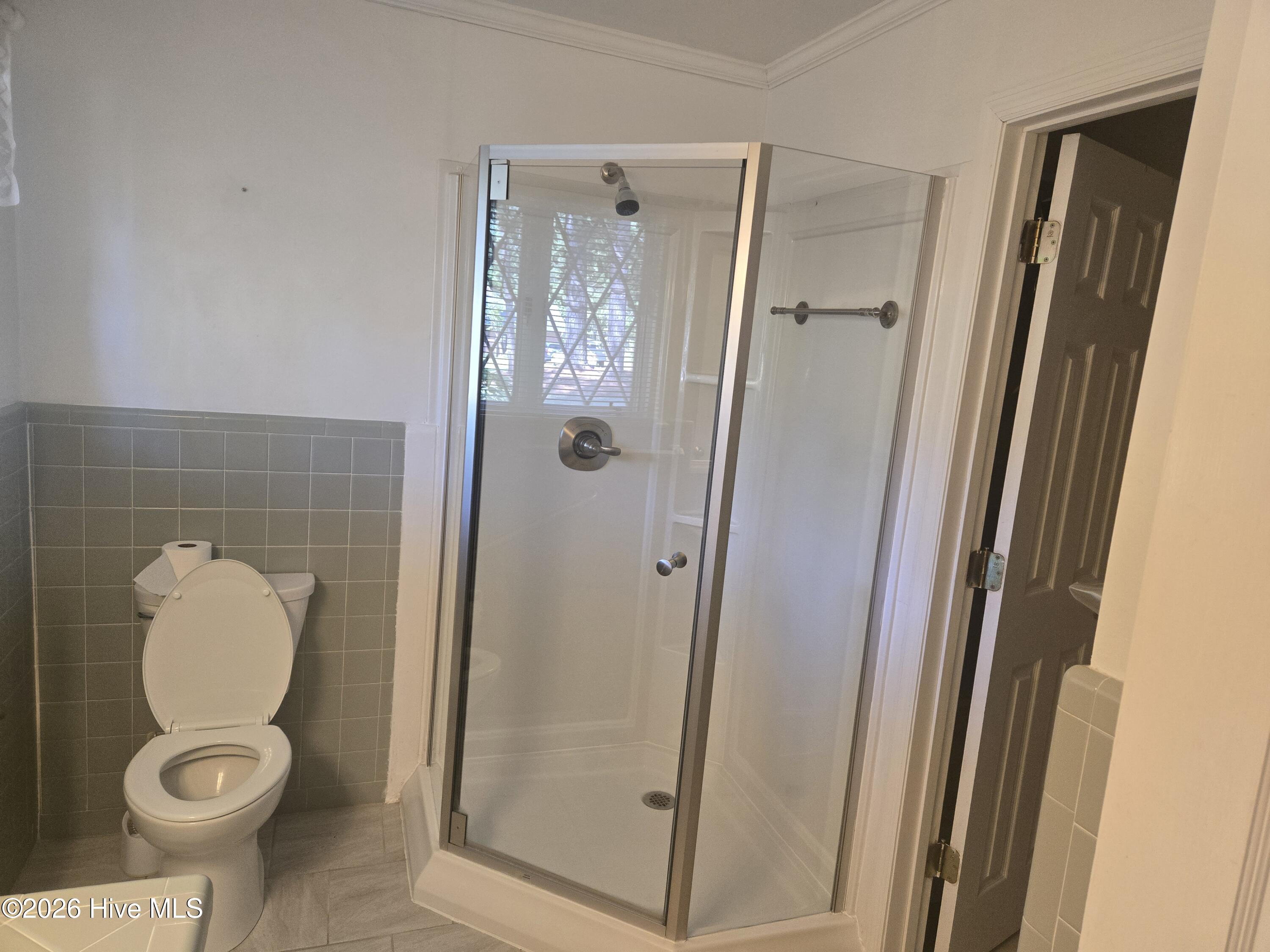 Master Bath w/walkin shower