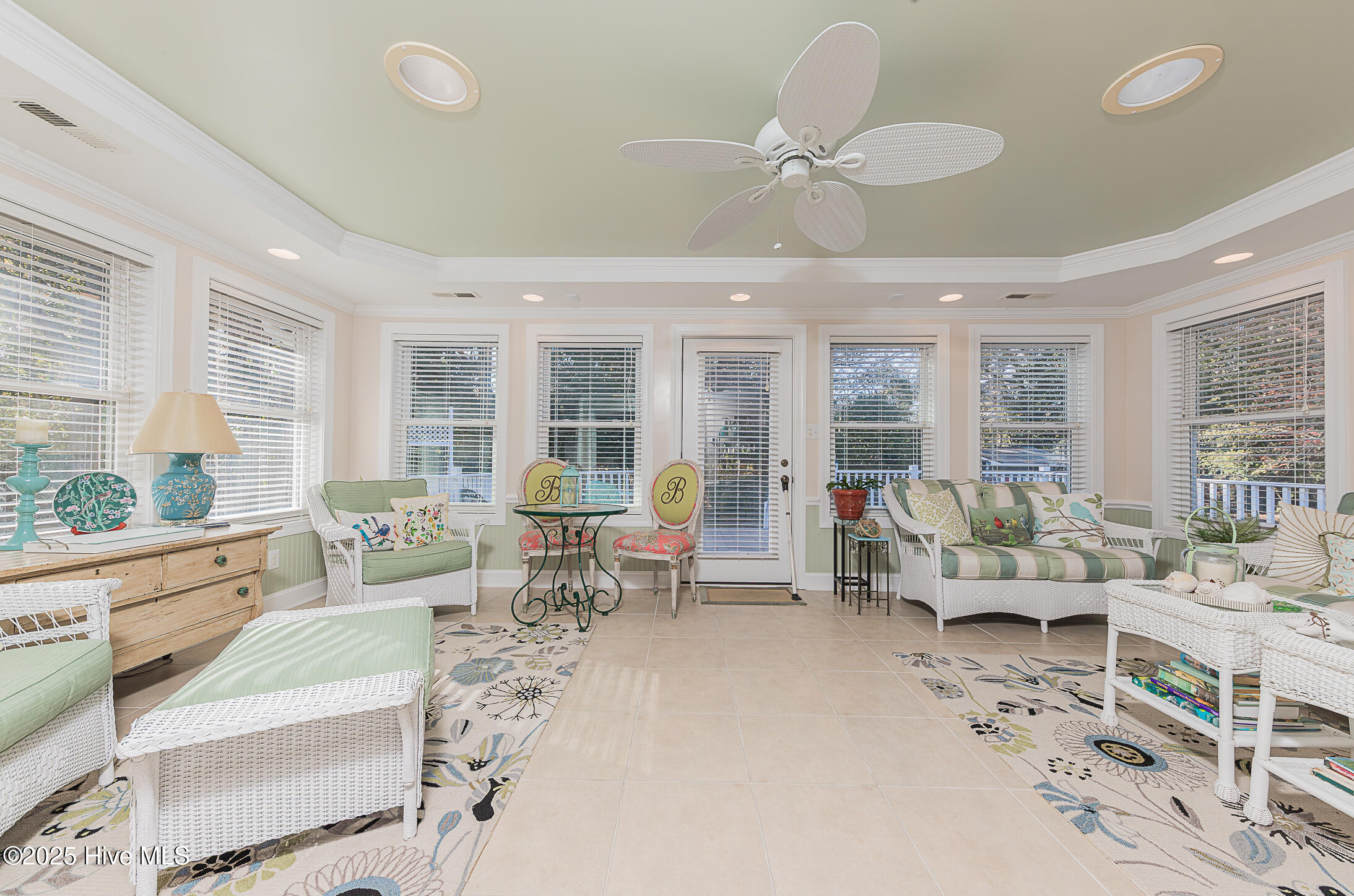 100542740 | Photo 21