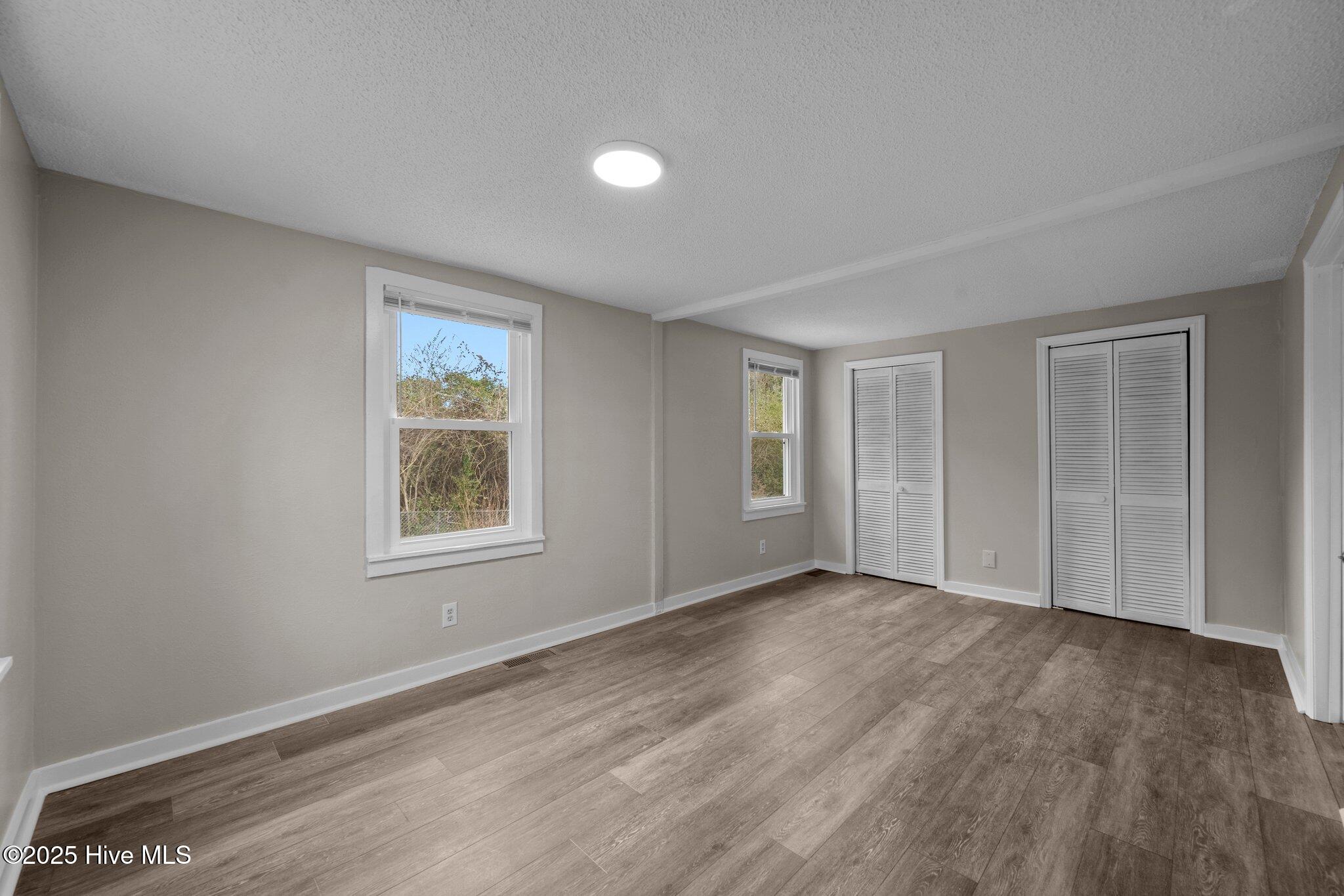 100568304 | Photo 18