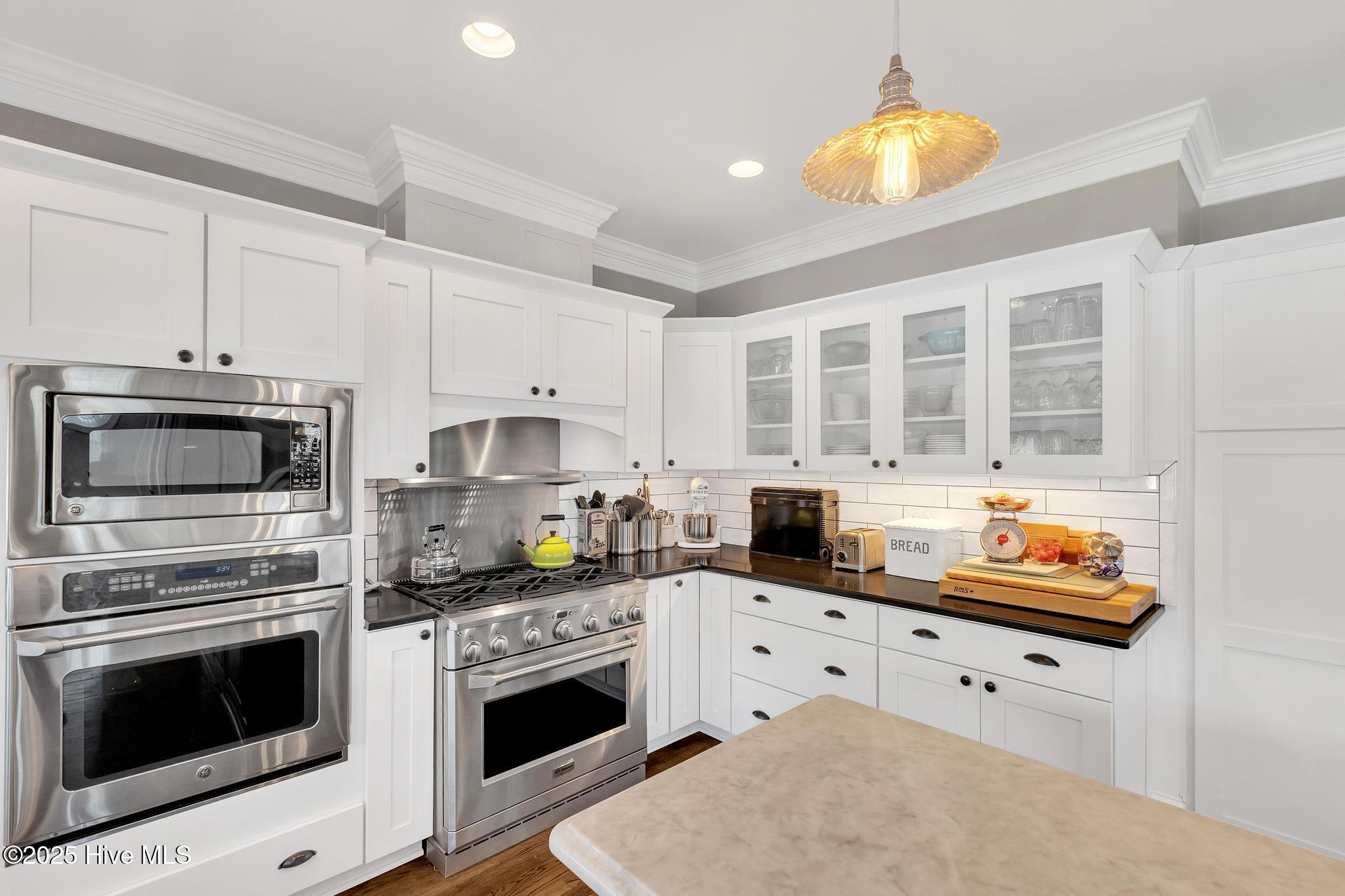 100527249 | Photo 21