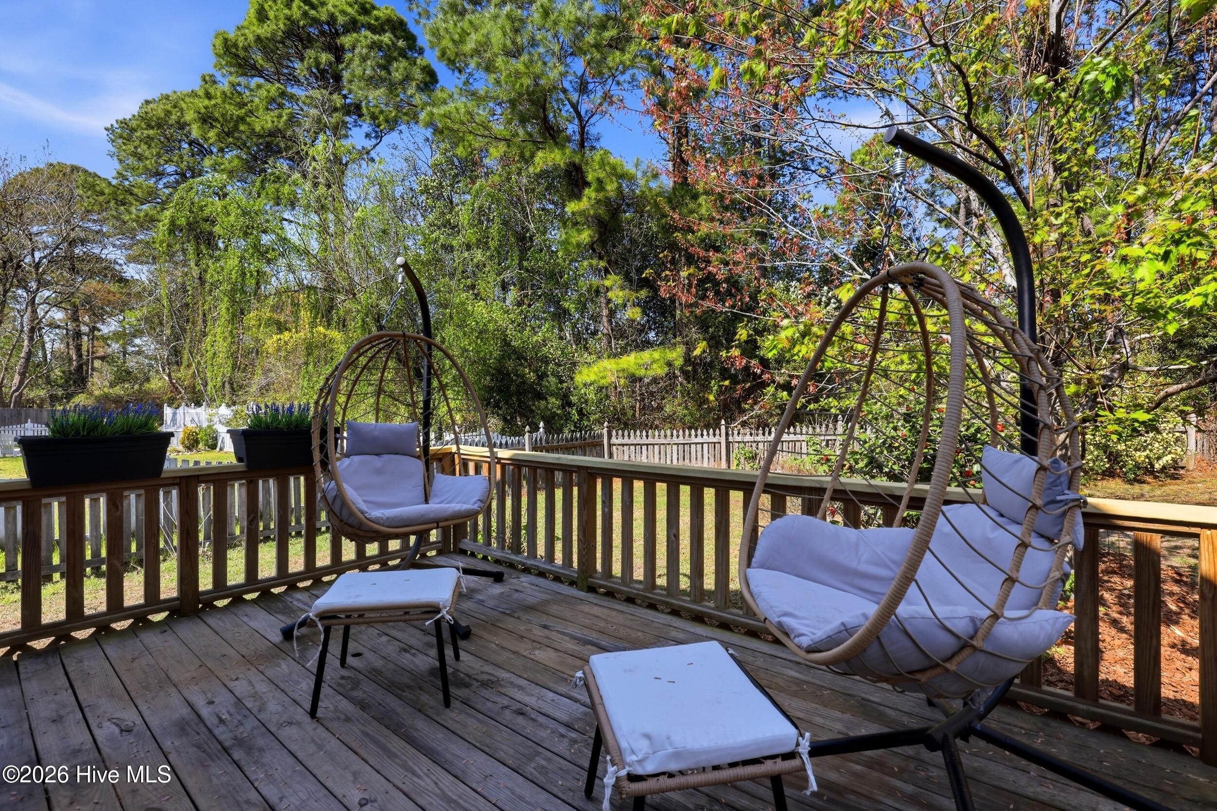 100563853 | Photo 32