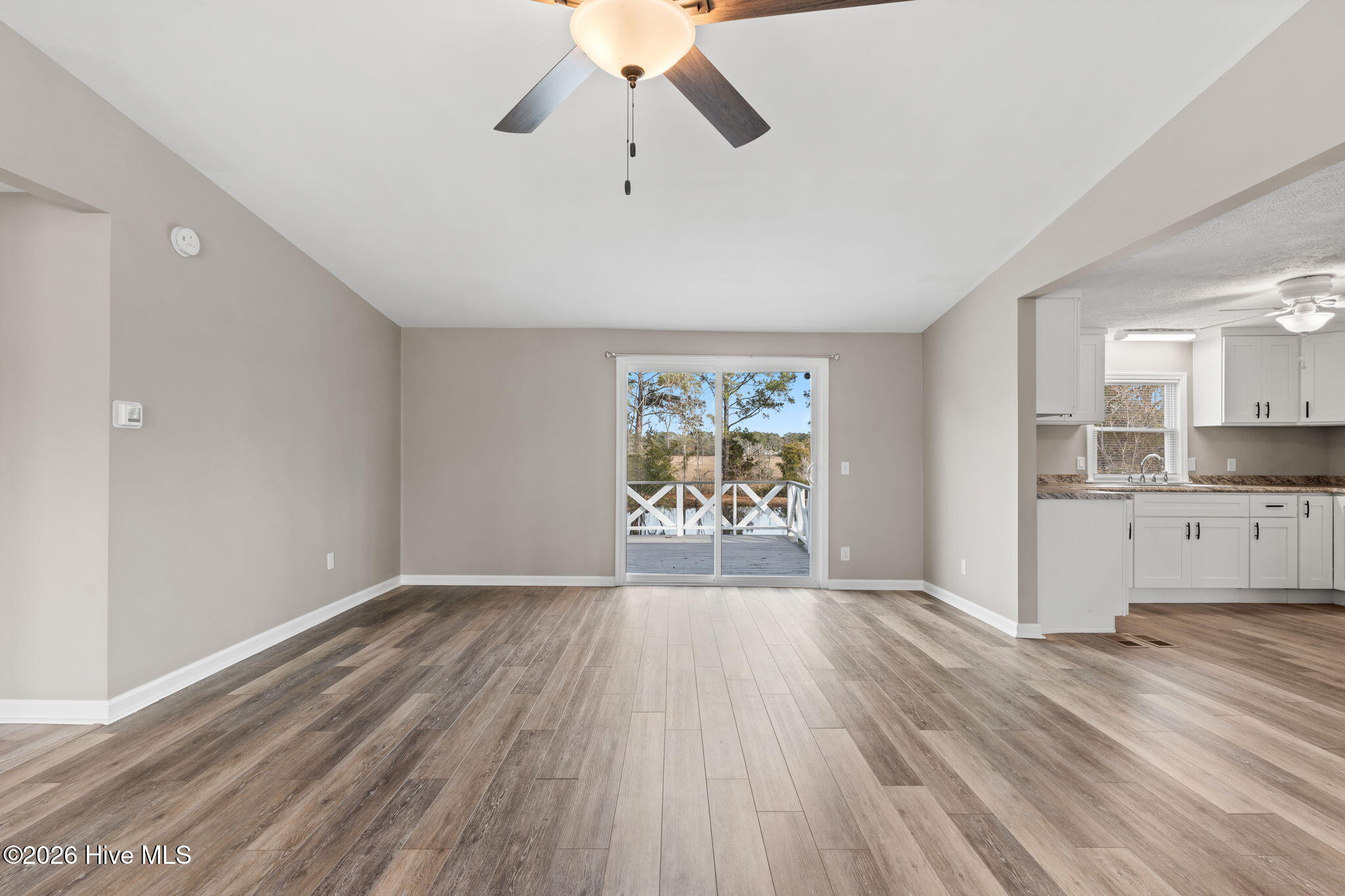 100551725 | Photo 33