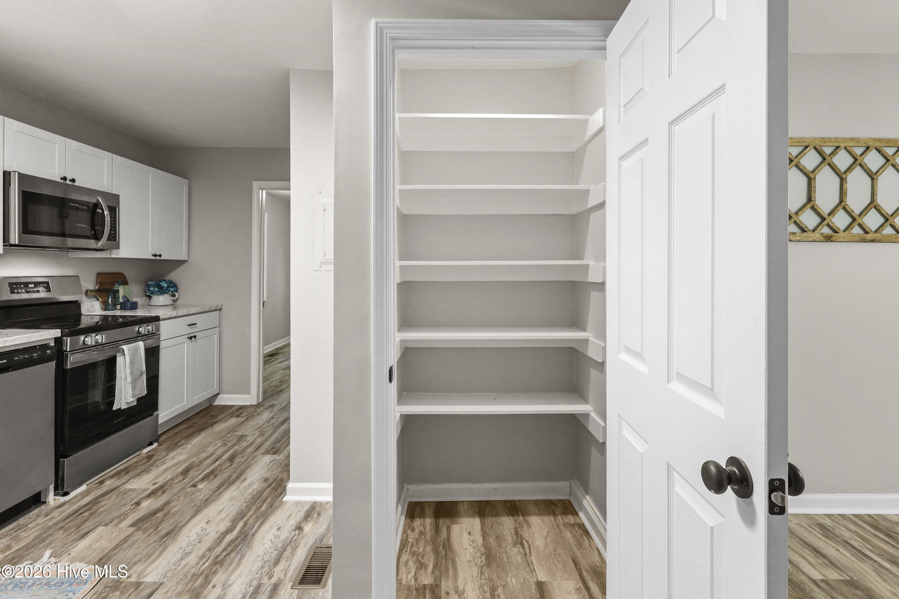 100569517 | Photo 14