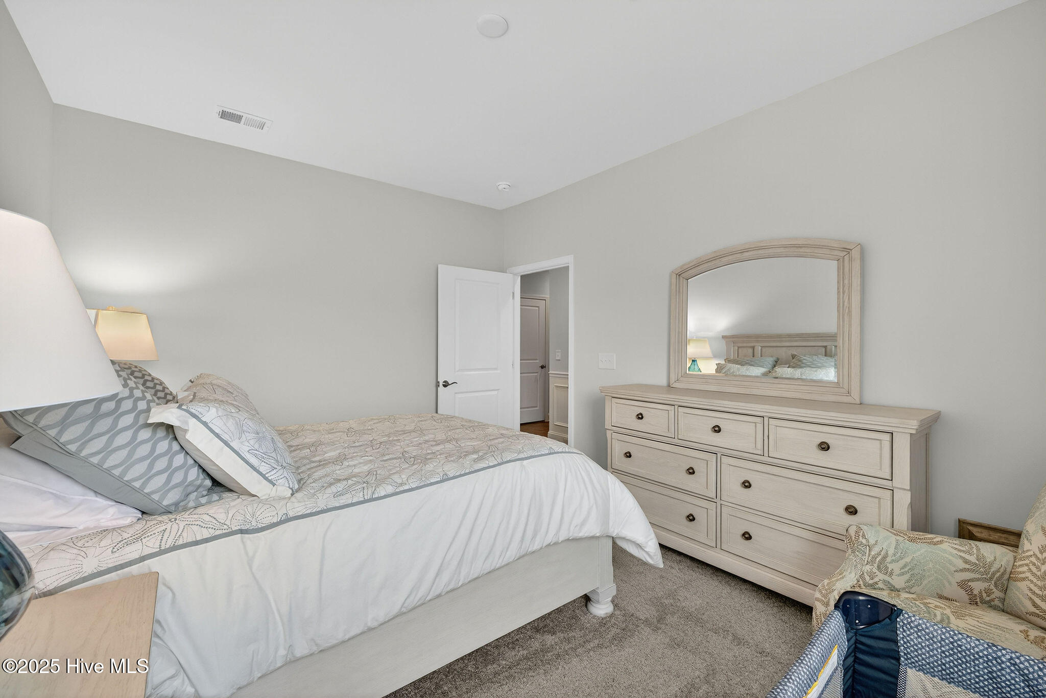 100565700 | Photo 42