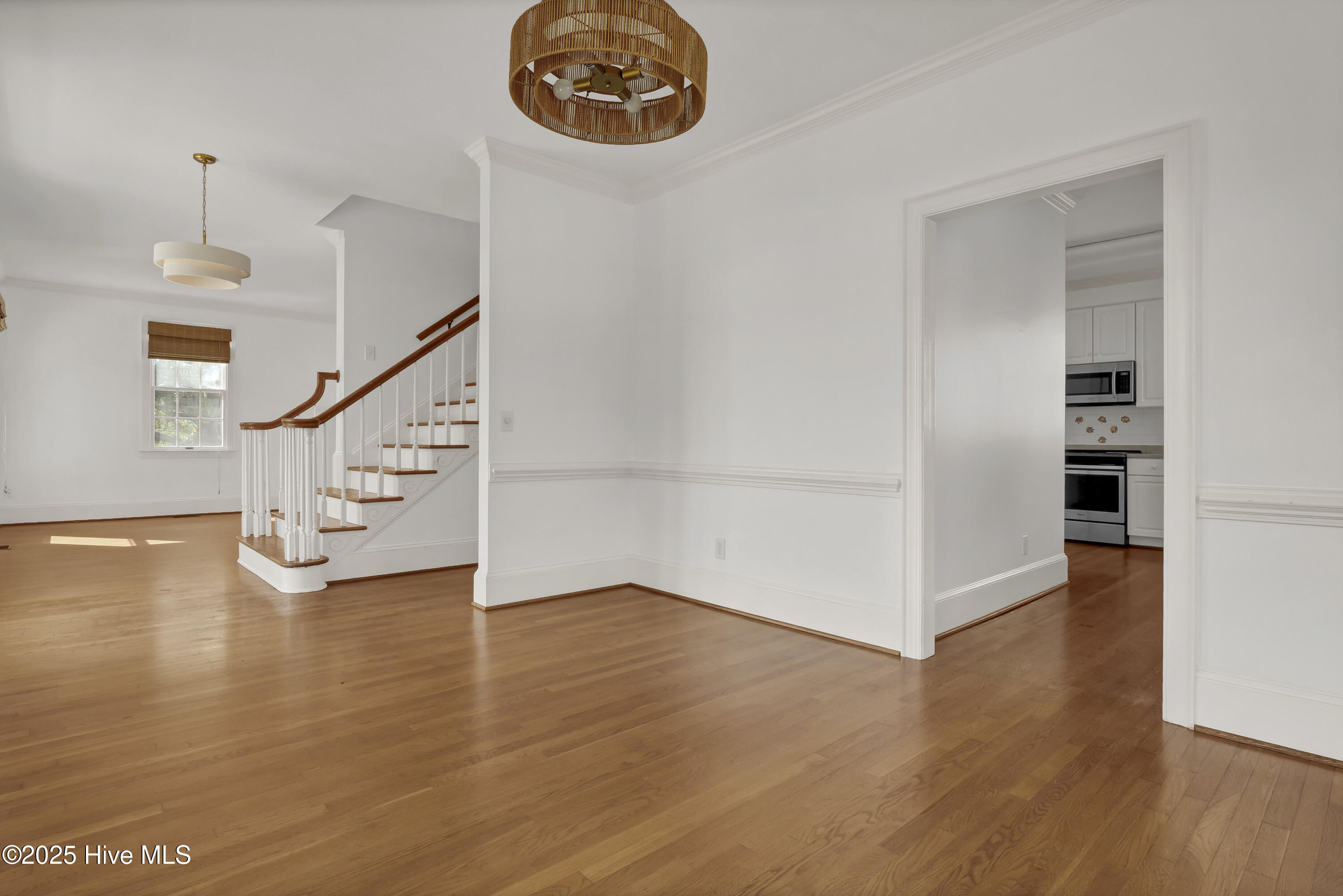 100540971 | Photo 14