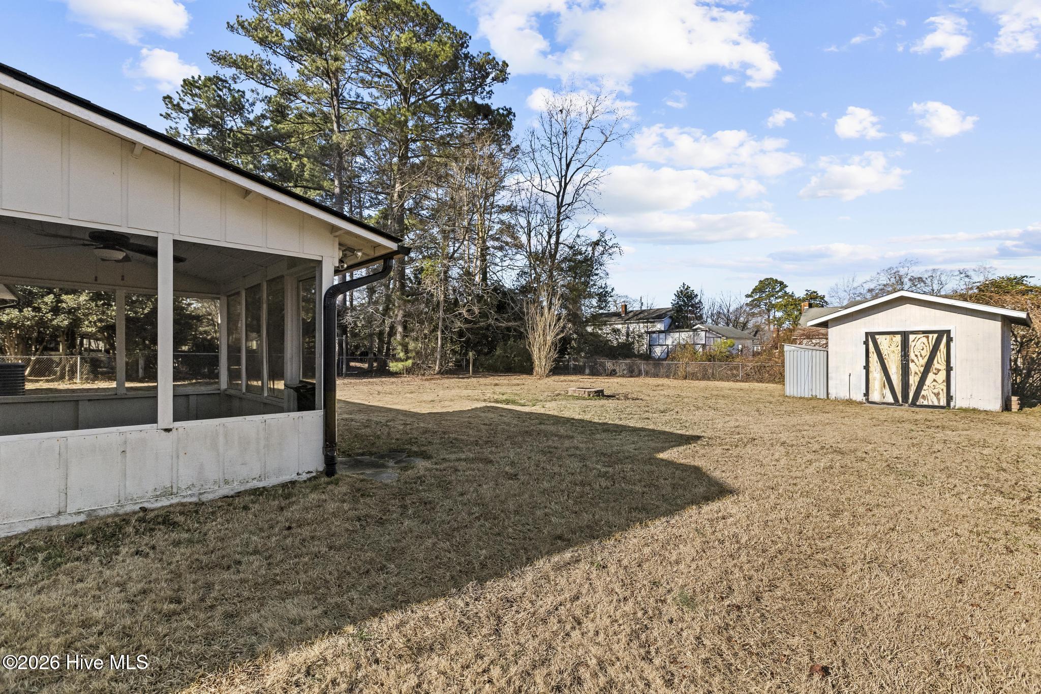 100553345 | Photo 30