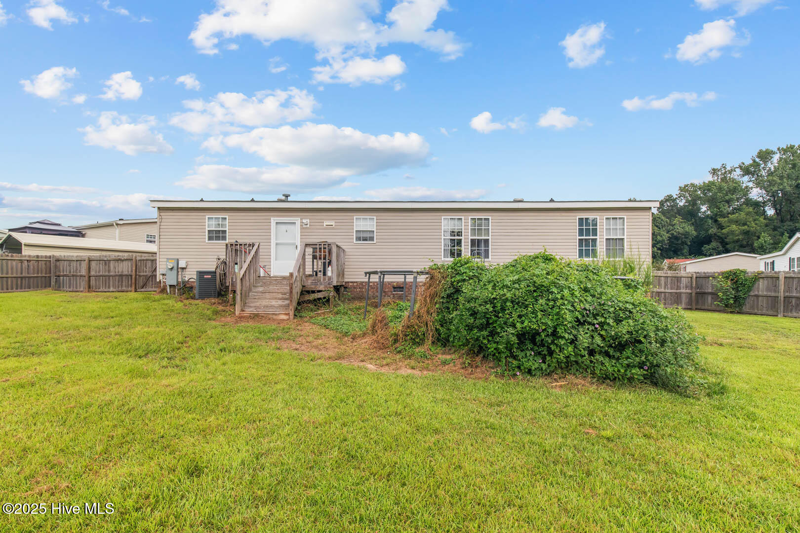 100528687 | Photo 33