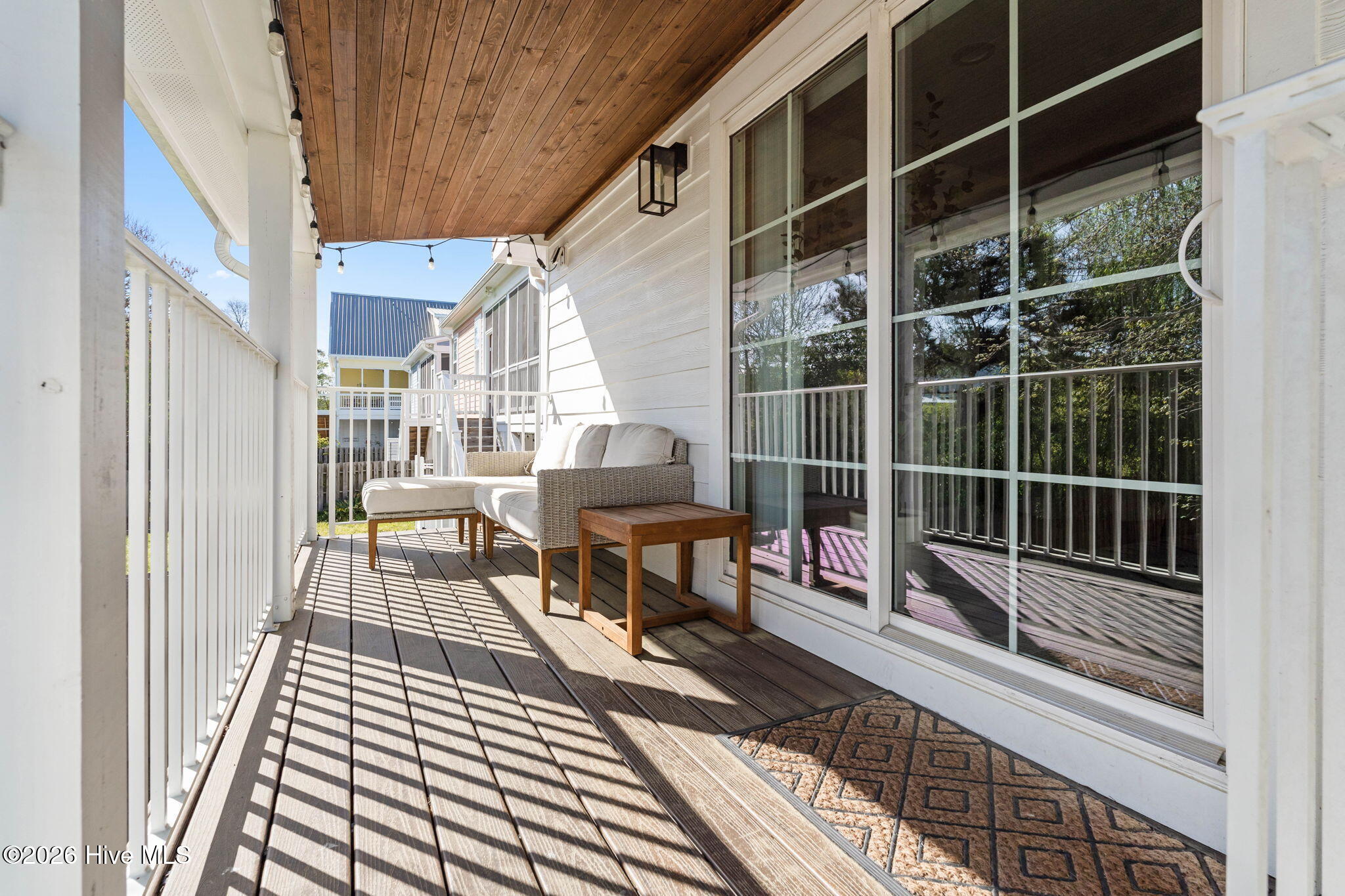 100565975 | Photo 15