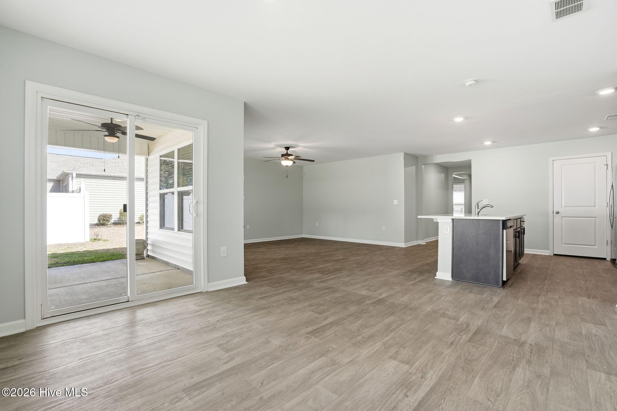 100558624 | Photo 18