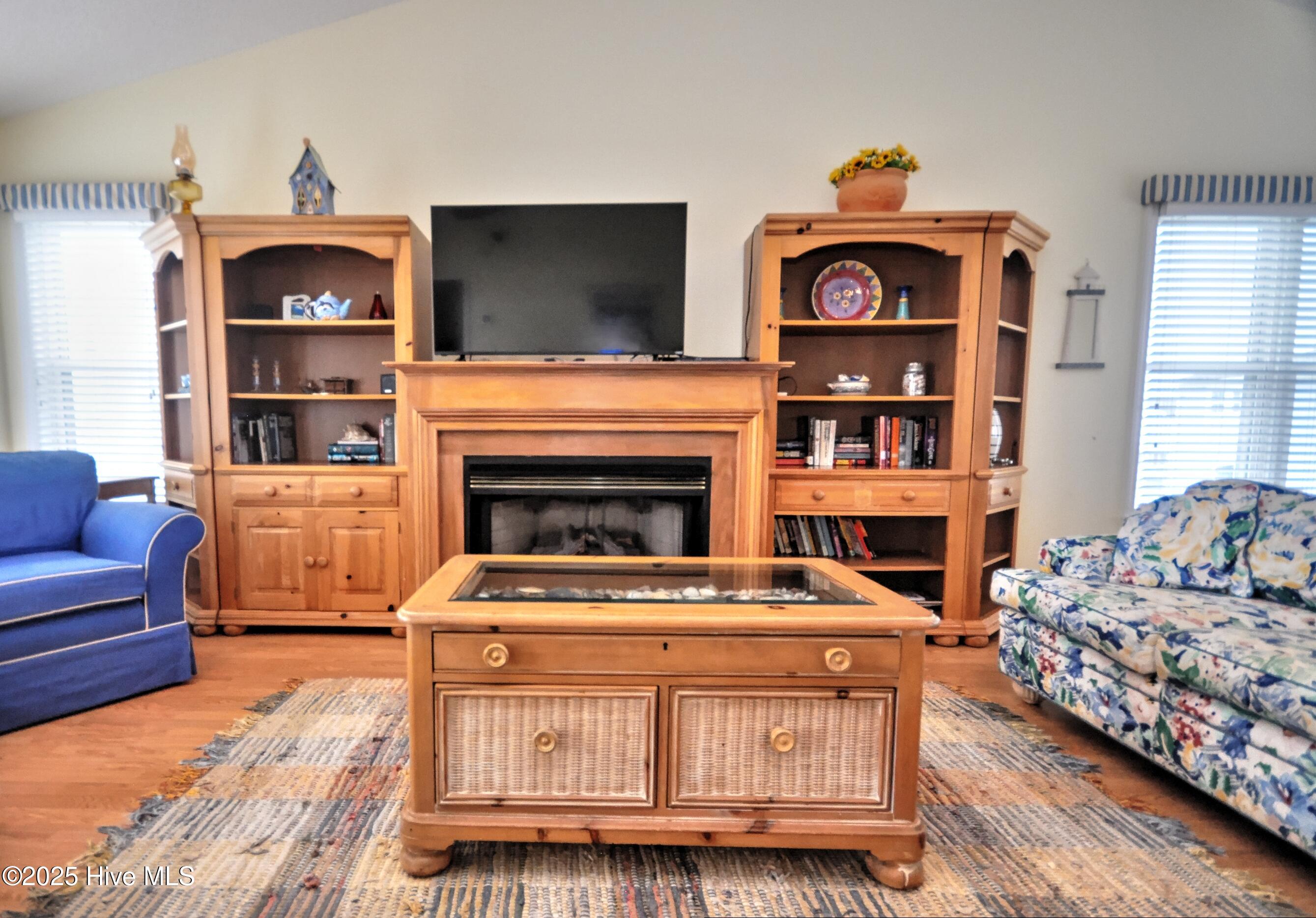 100538748 | Photo 12