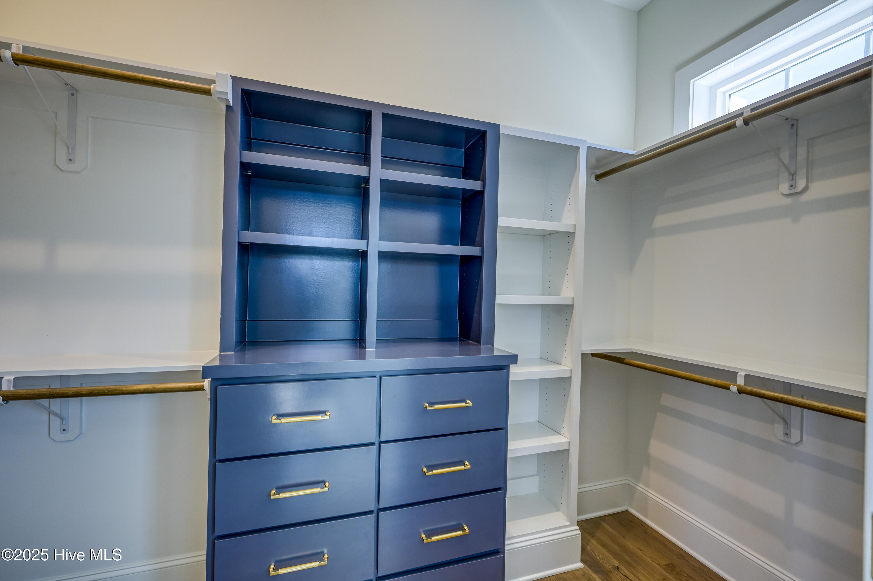 100516070 | Photo 39