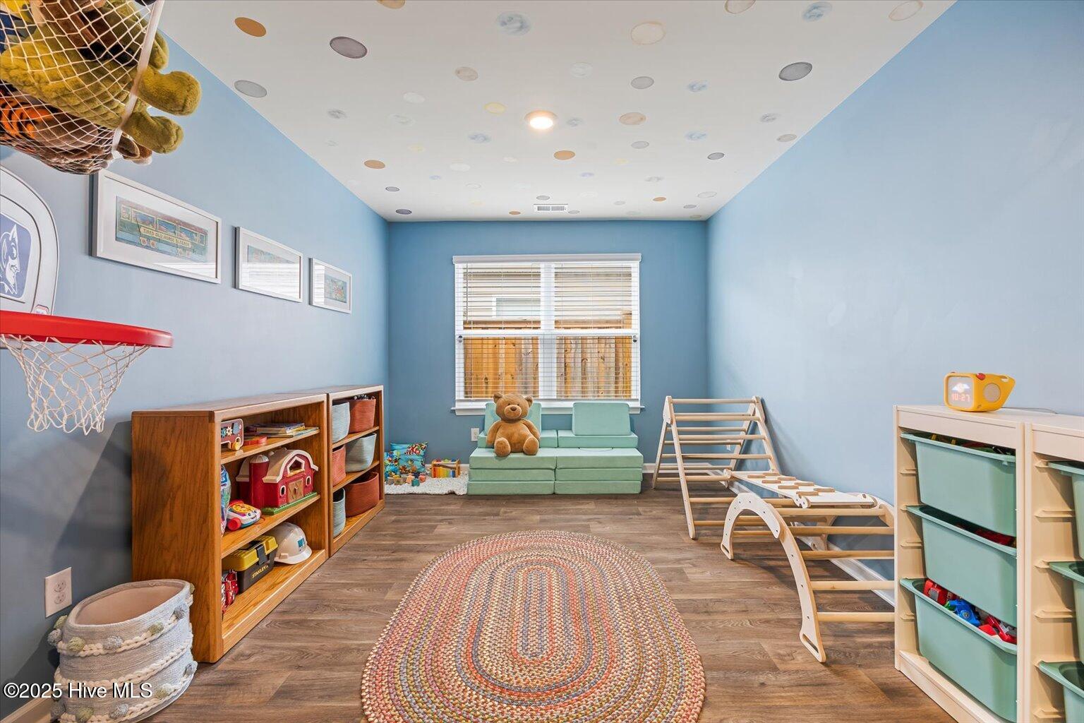 100525713 | Photo 30