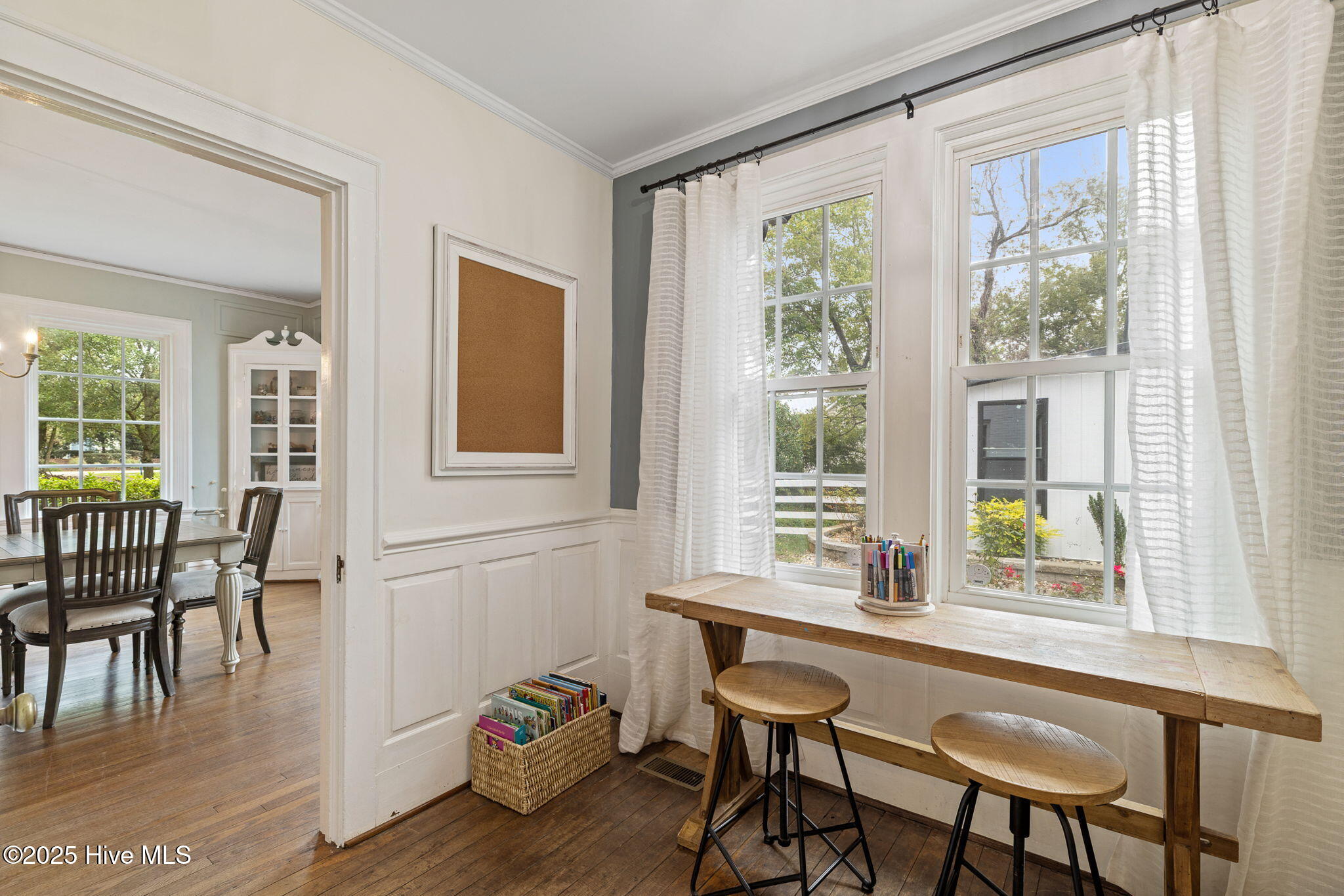 100533679 | Photo 36