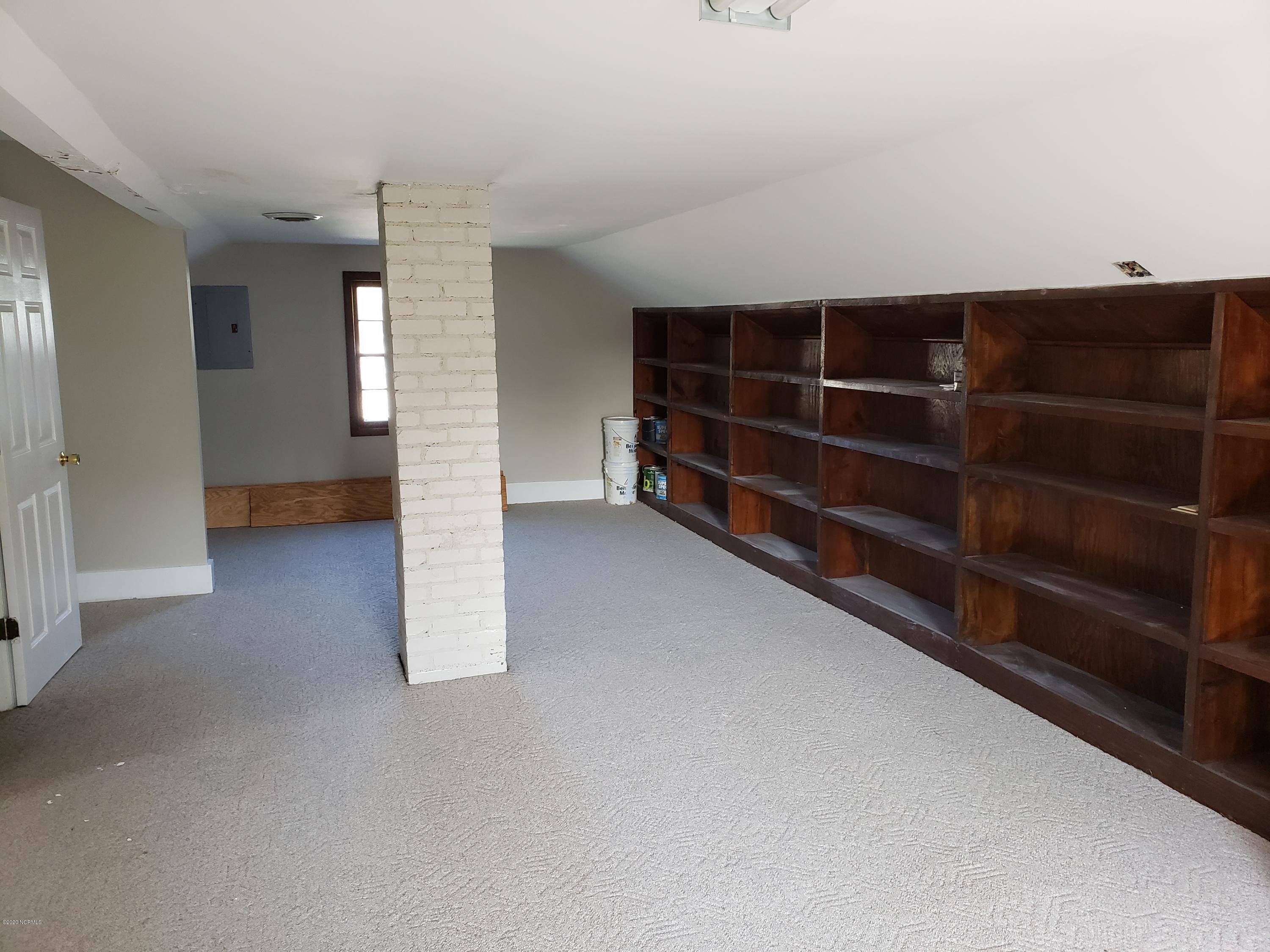 100537644 | Photo 33