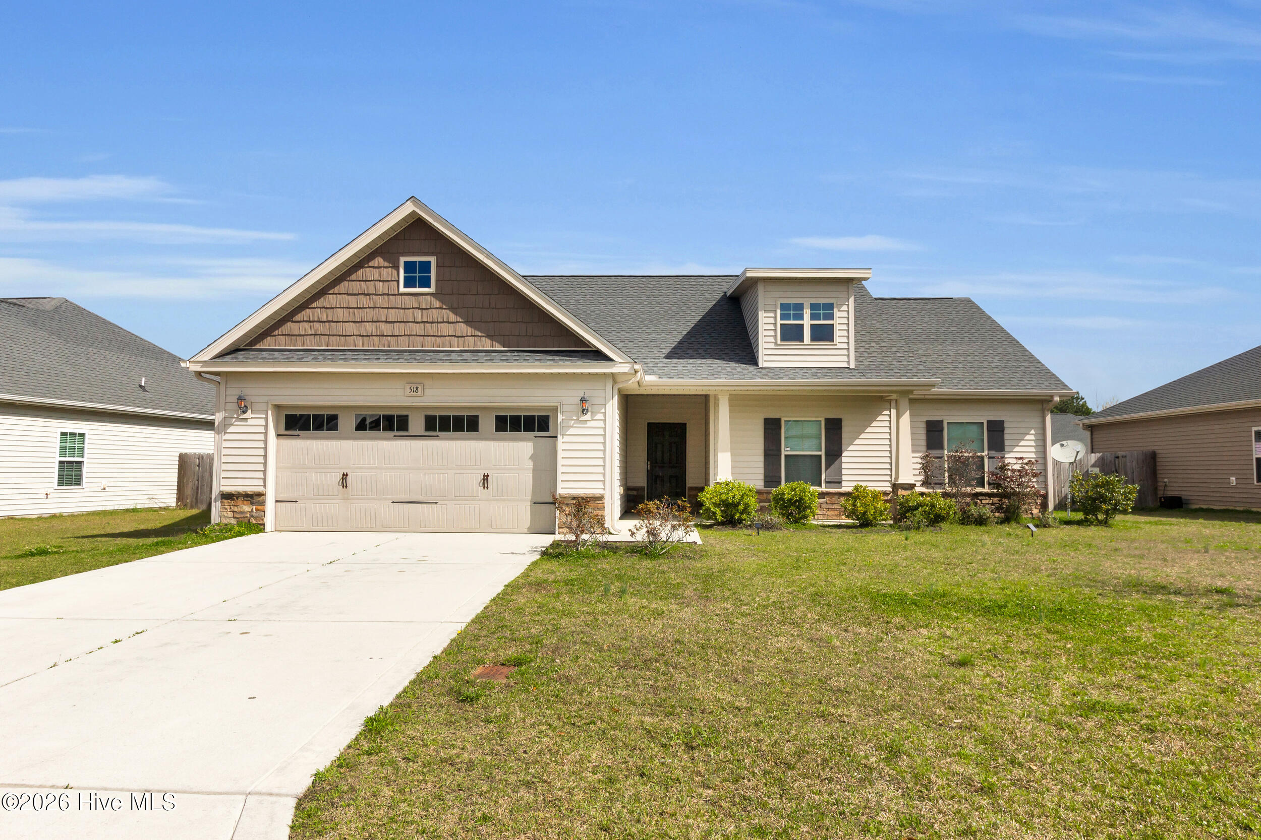 100557134 | Photo 32