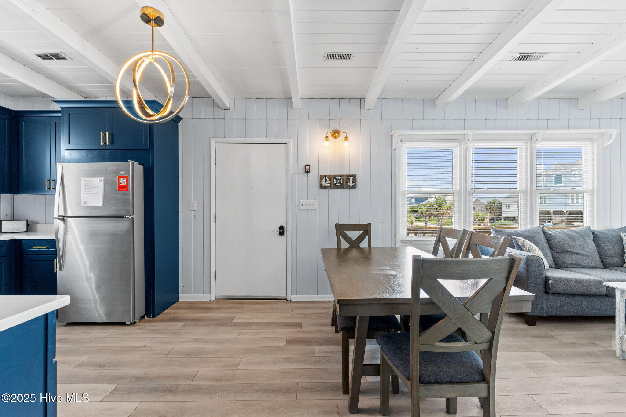 100526809 | Photo 19