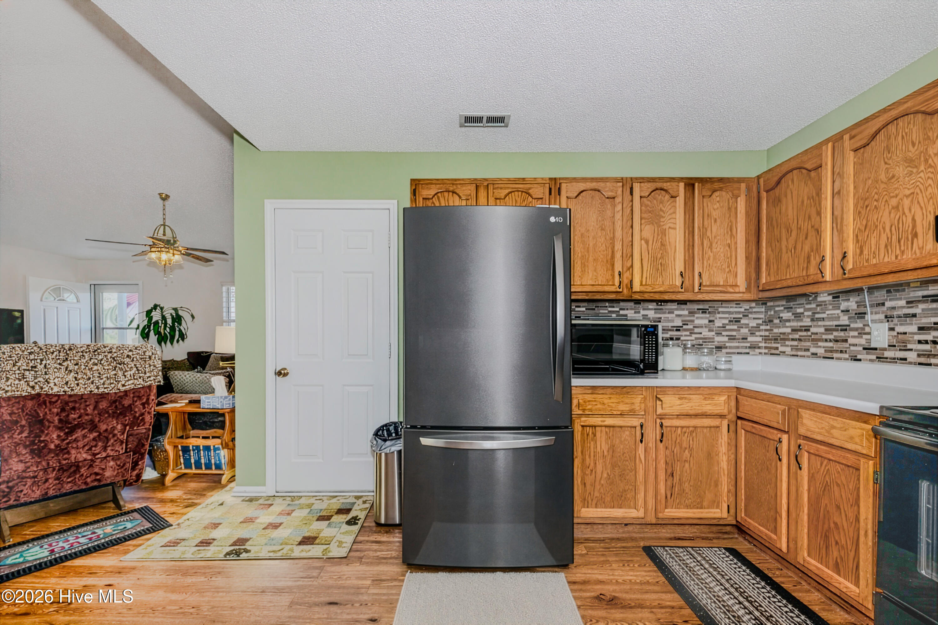 100550368 | Photo 17