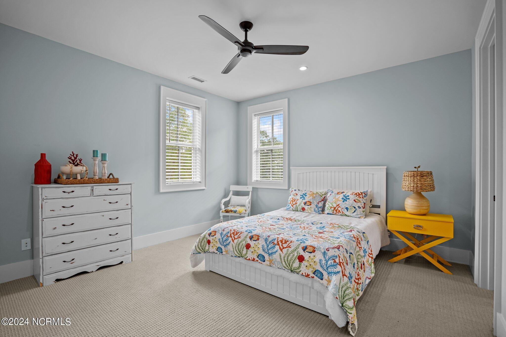 100556324 | Photo 31