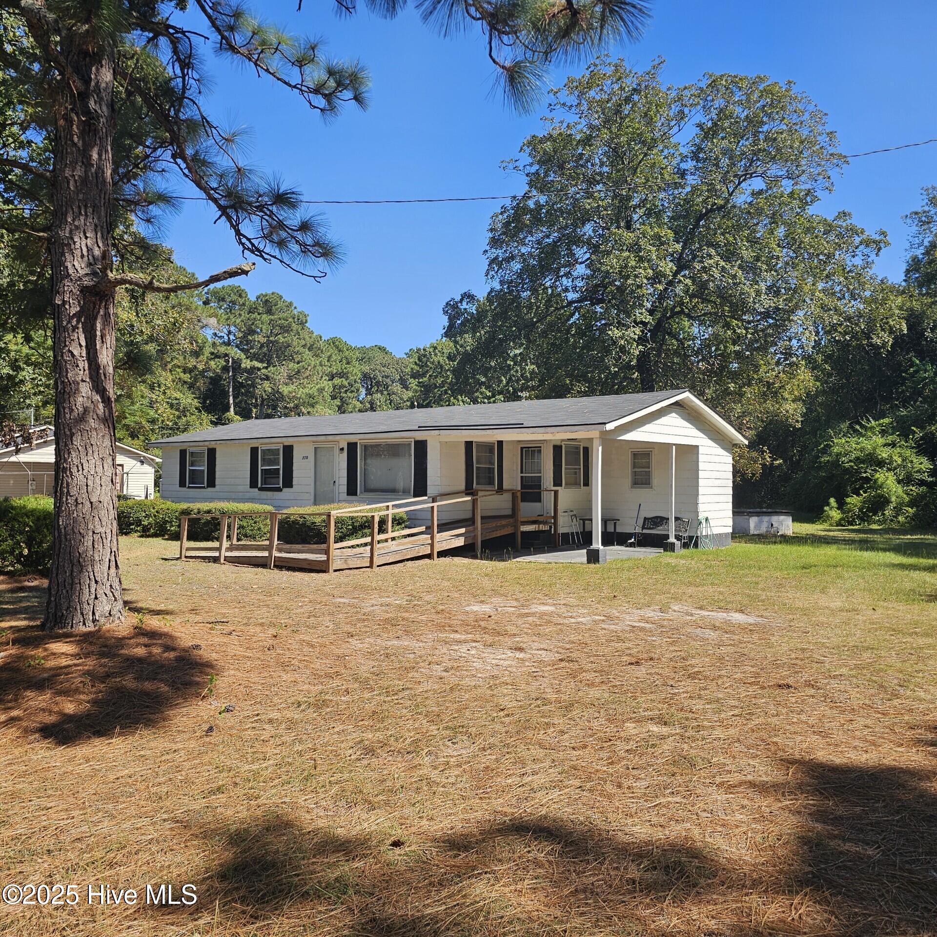 Homes for sale in Clinton, NC | 770 Simmons Rd, Clinton, NC 28328 | MLS# 100531681