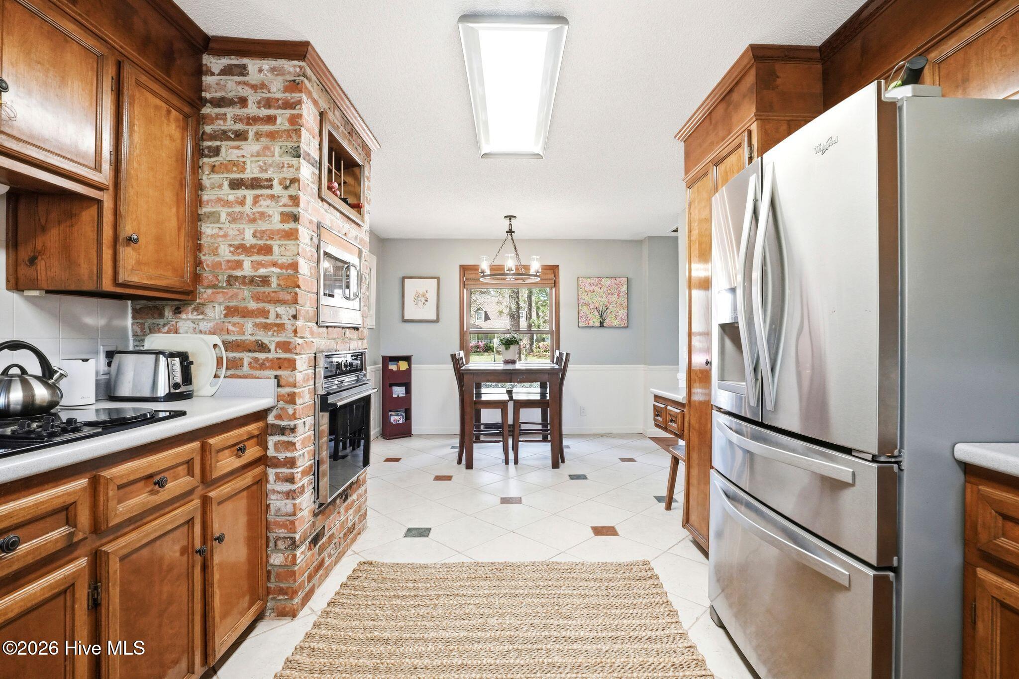 100563763 | Photo 43